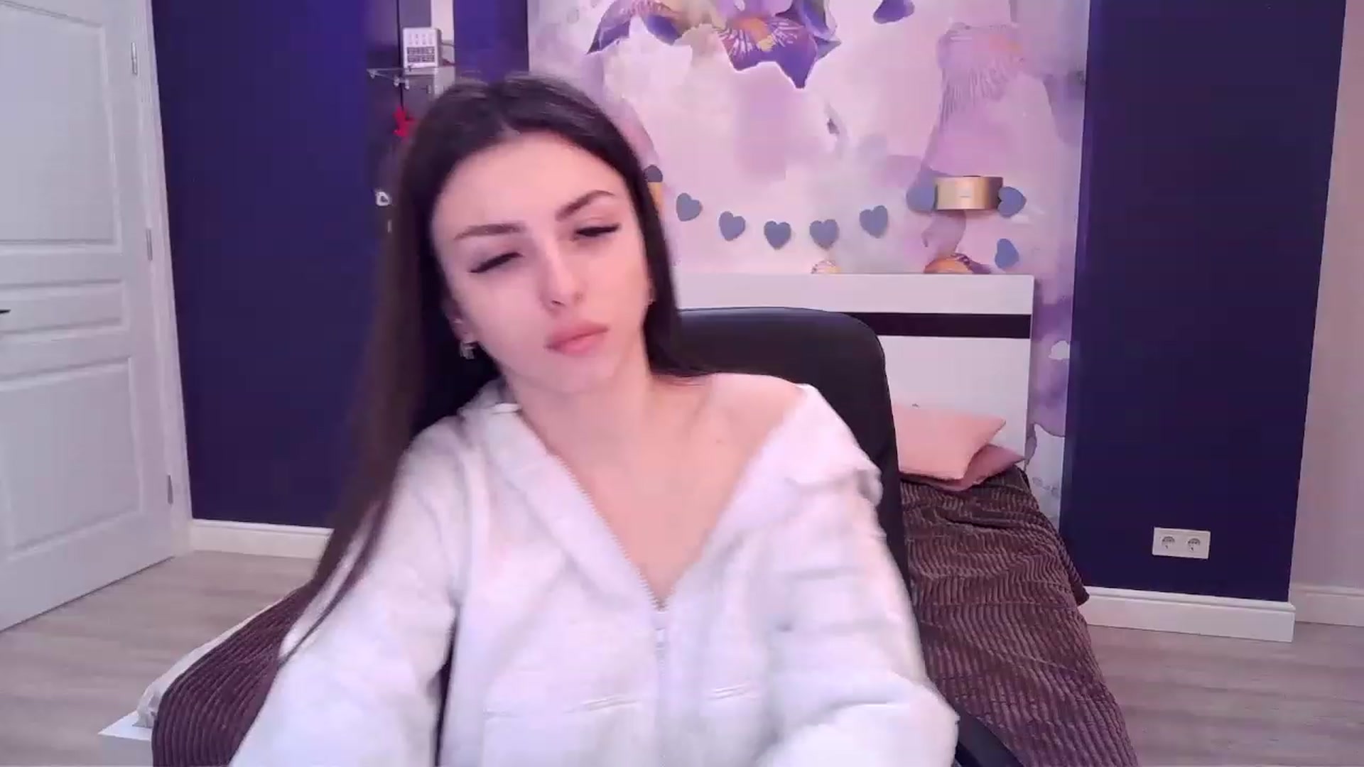 Gallery image thumbnail from Kamila_Rouds's myfreecams stream on, 04/13/2023, 10:11 image 11 of 20