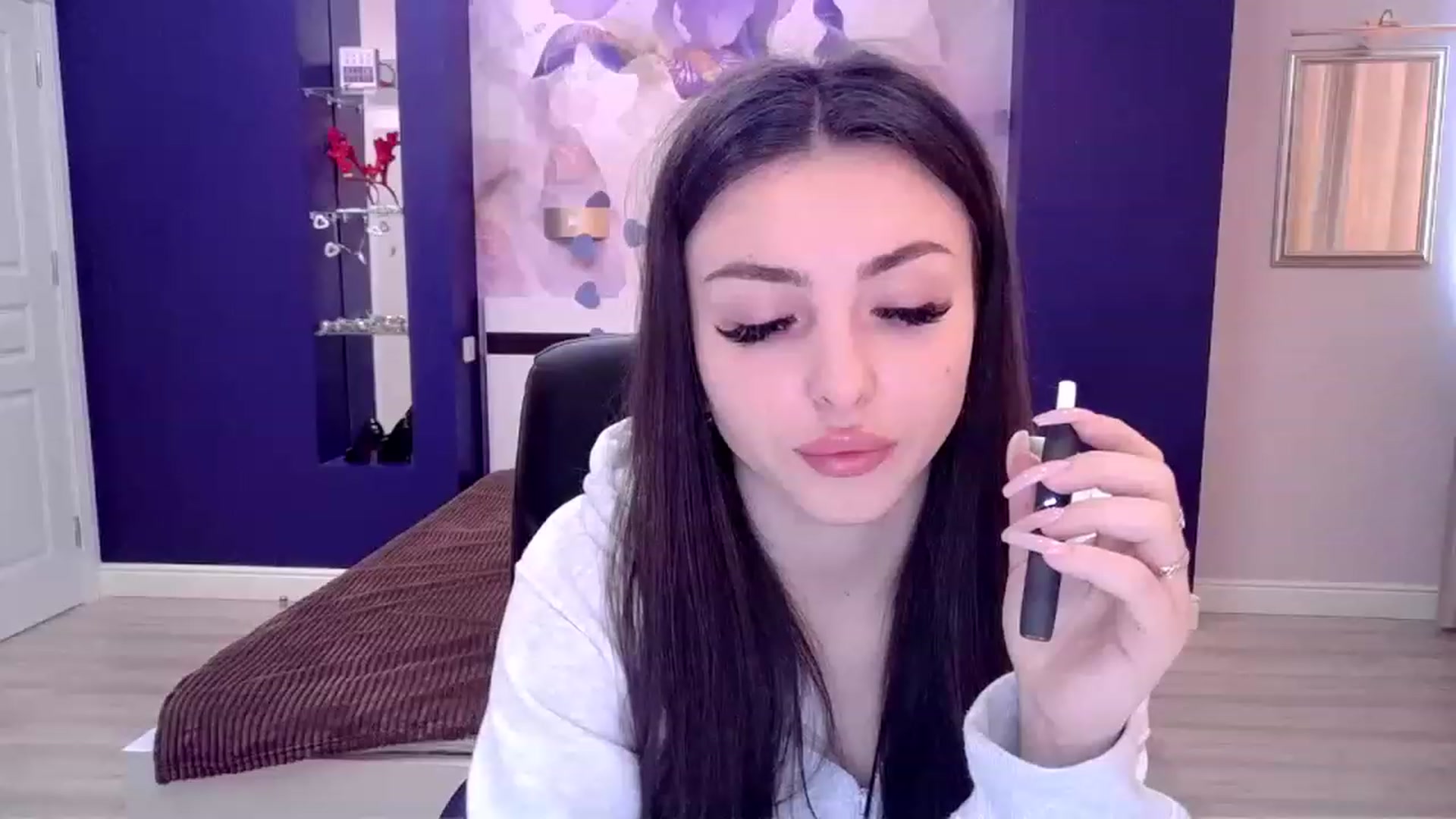 Gallery image thumbnail from Kamila_Rouds's myfreecams stream on, 04/20/2023, 08:16 image 7 of 20