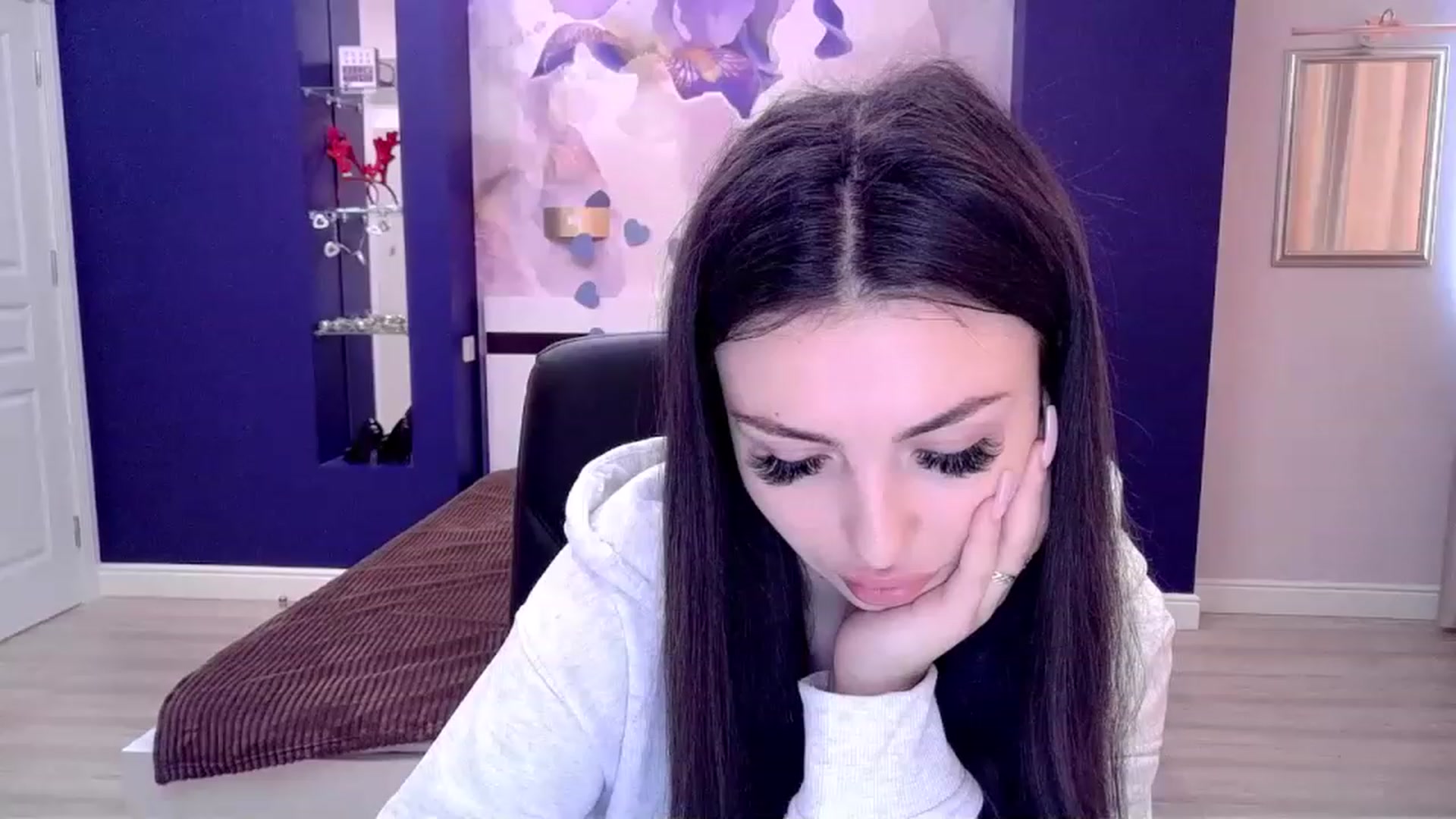 Gallery image thumbnail from Kamila_Rouds's myfreecams stream on, 04/20/2023, 08:16 image 1 of 20