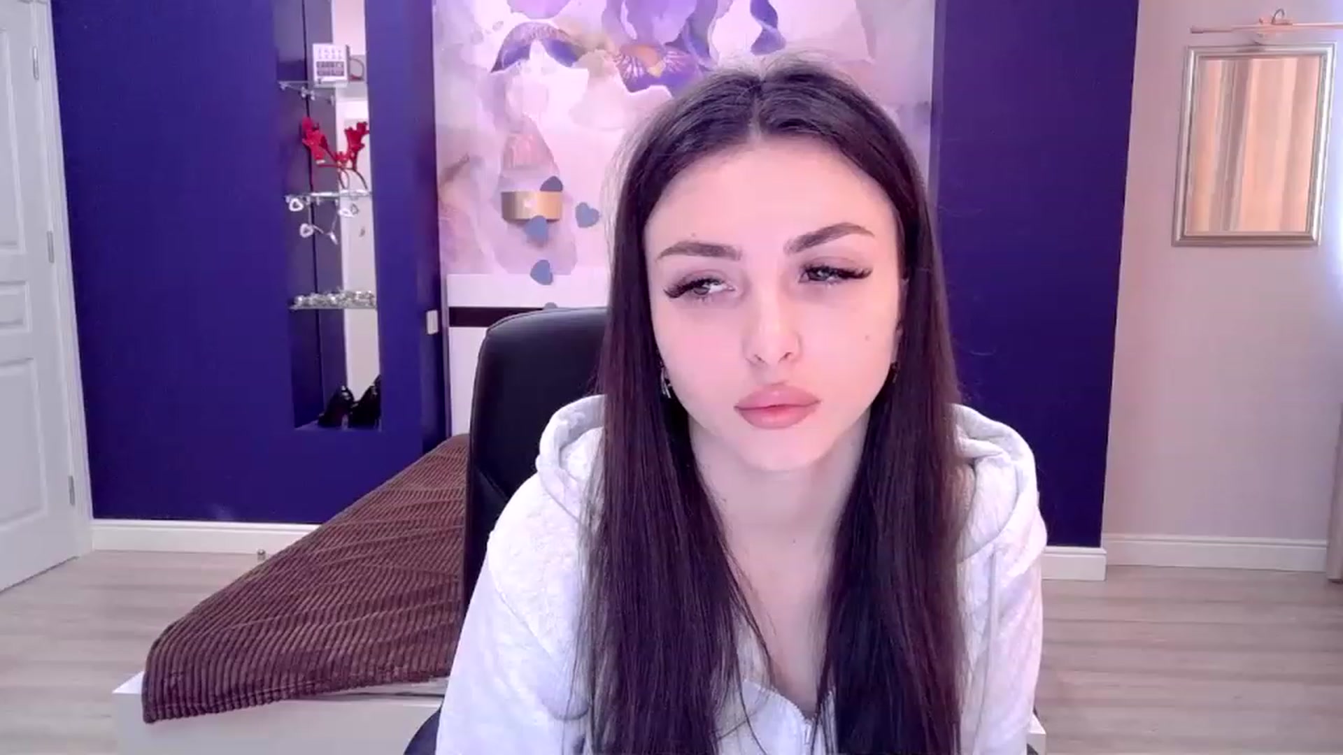 Gallery image thumbnail from Kamila_Rouds's myfreecams stream on, 04/20/2023, 08:16 image 8 of 20