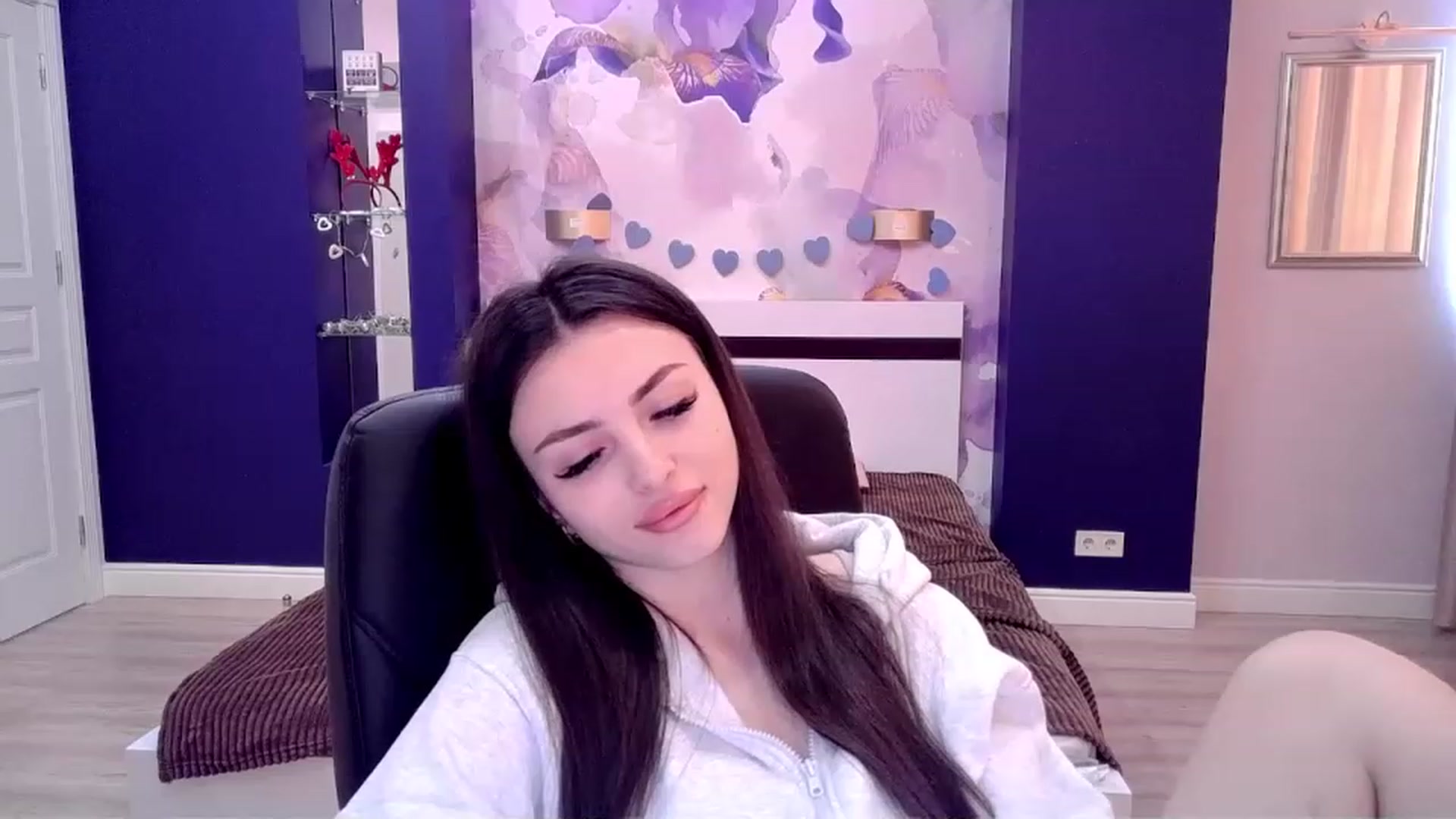 Gallery image thumbnail from Kamila_Rouds's myfreecams stream on, 04/20/2023, 08:16 image 19 of 20