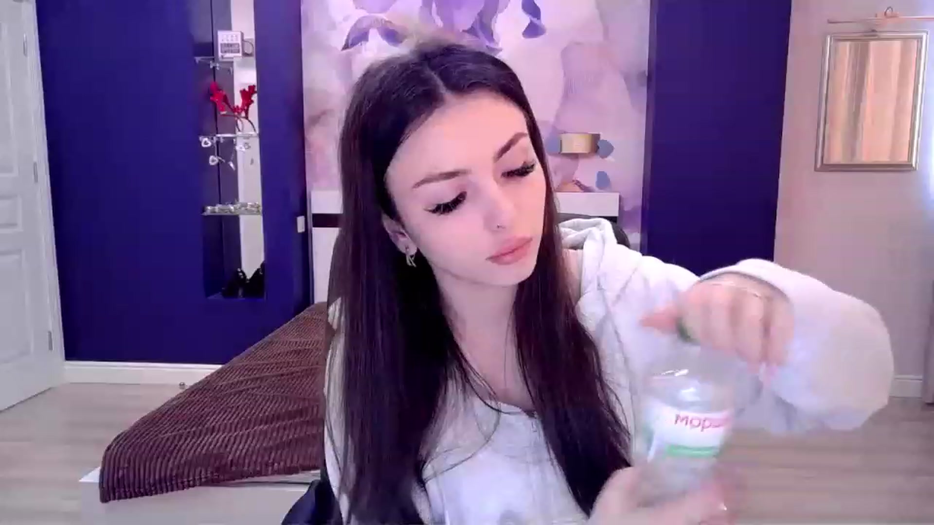 Gallery image thumbnail from Kamila_Rouds's myfreecams stream on, 04/20/2023, 08:16 image 5 of 20