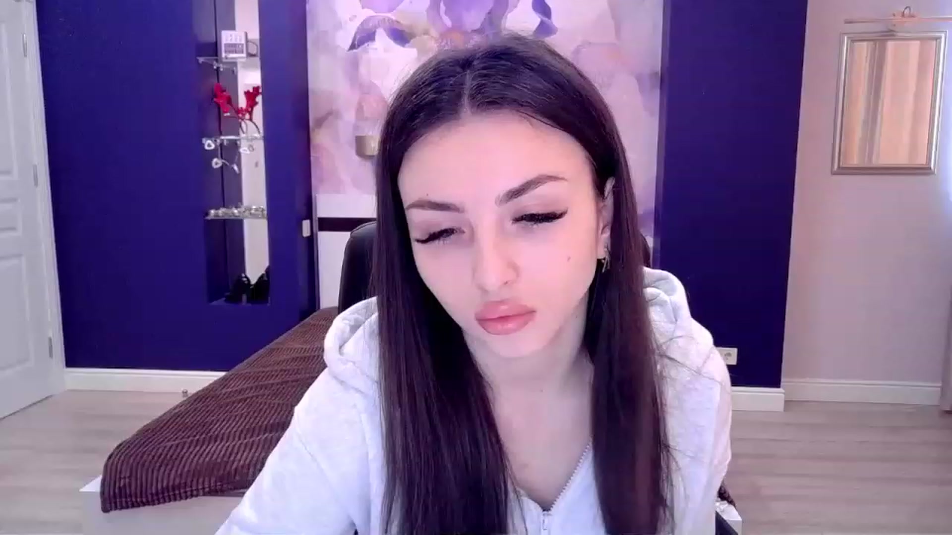 Gallery image thumbnail from Kamila_Rouds's myfreecams stream on, 04/20/2023, 08:16 image 2 of 20
