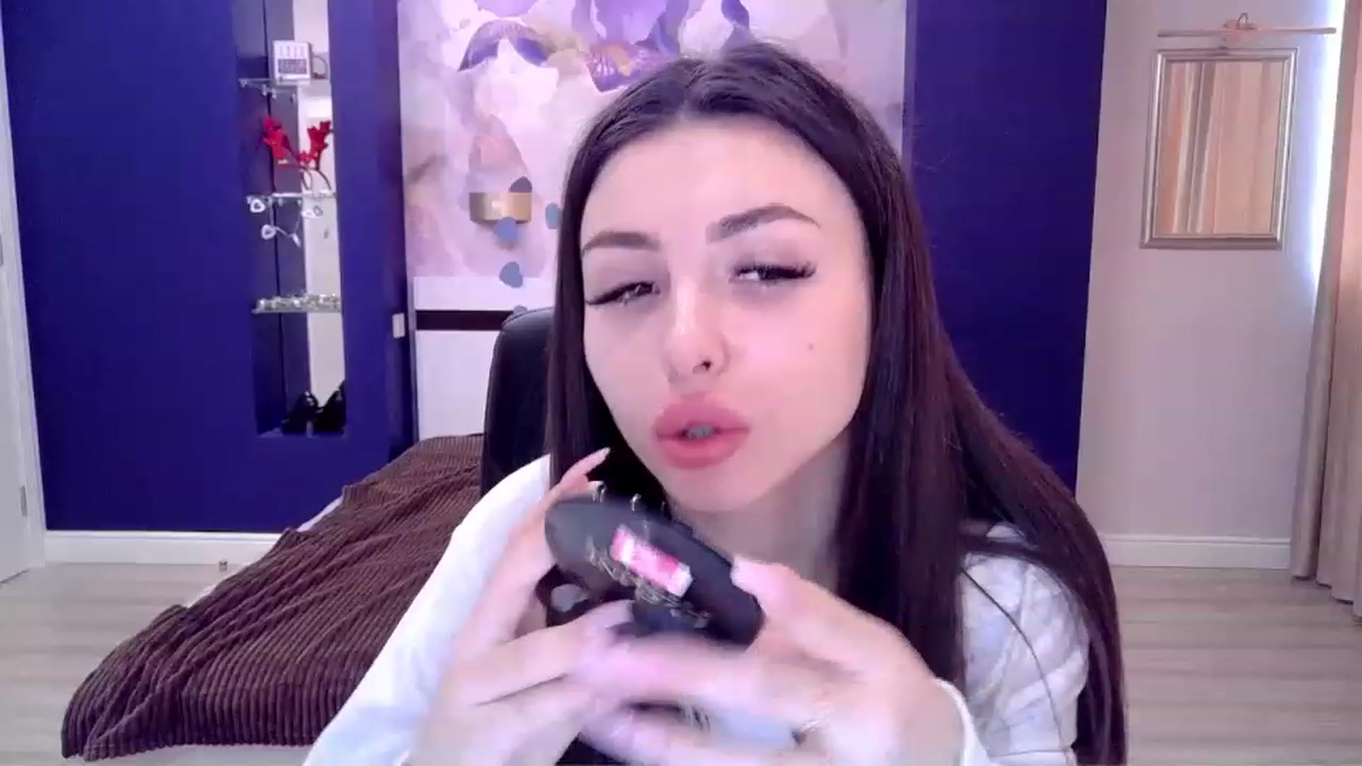 Gallery image thumbnail from Kamila_Rouds's myfreecams stream on, 04/20/2023, 10:14 image 12 of 20