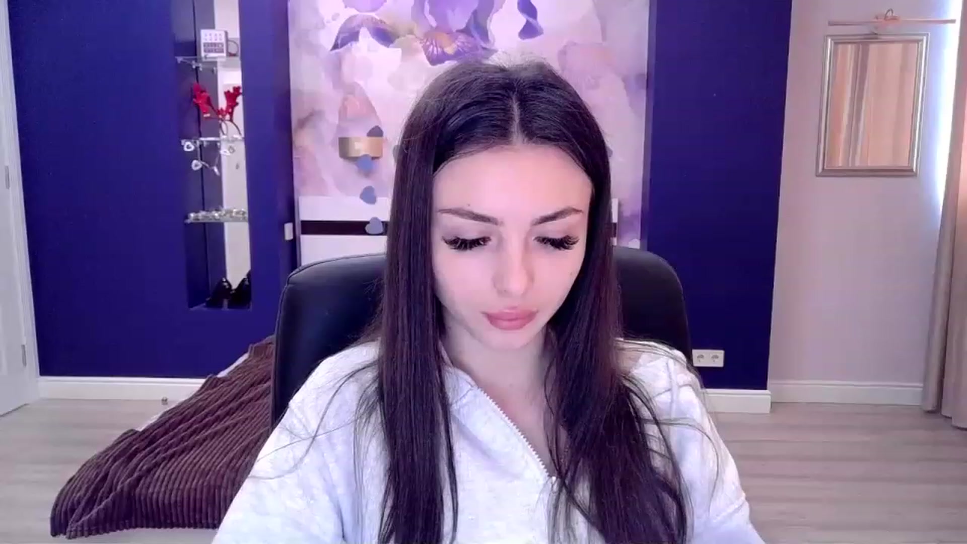 Gallery image thumbnail from Kamila_Rouds's myfreecams stream on, 04/20/2023, 10:14 image 2 of 20