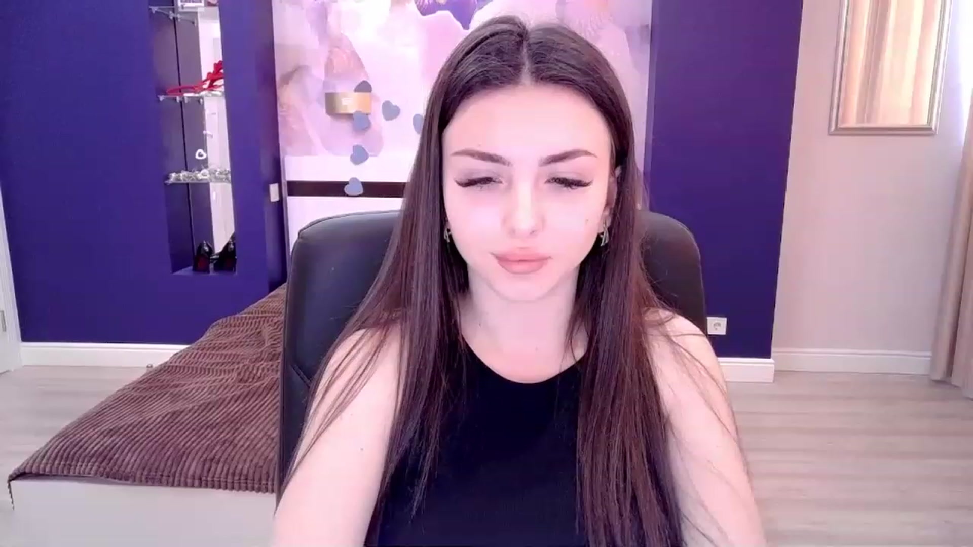 Gallery image thumbnail from Kamila_Rouds's myfreecams stream on, 04/25/2023, 08:52 image 20 of 20