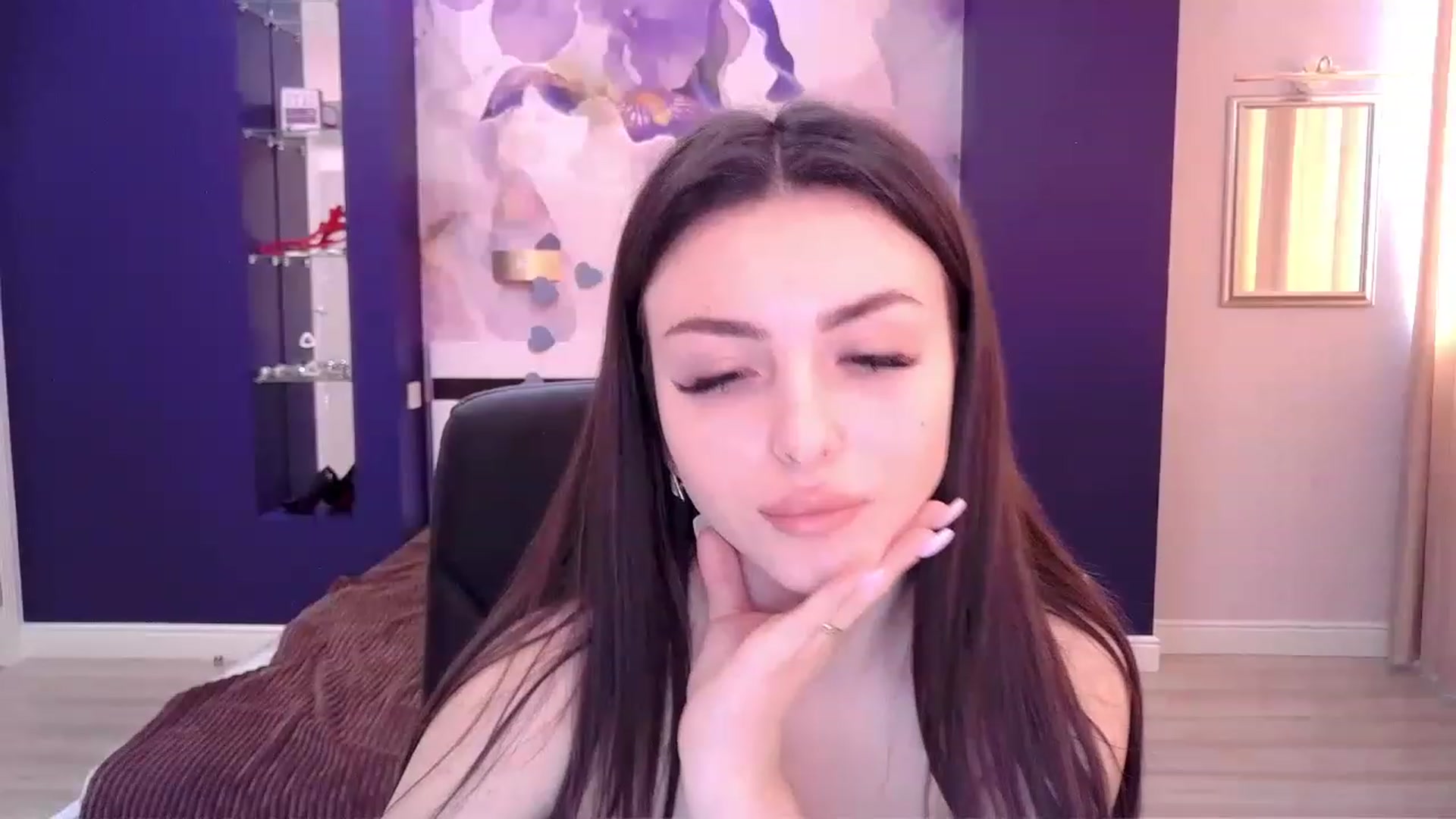 Gallery image thumbnail from Kamila_Rouds's myfreecams stream on, 04/26/2023, 10:30 image 11 of 20