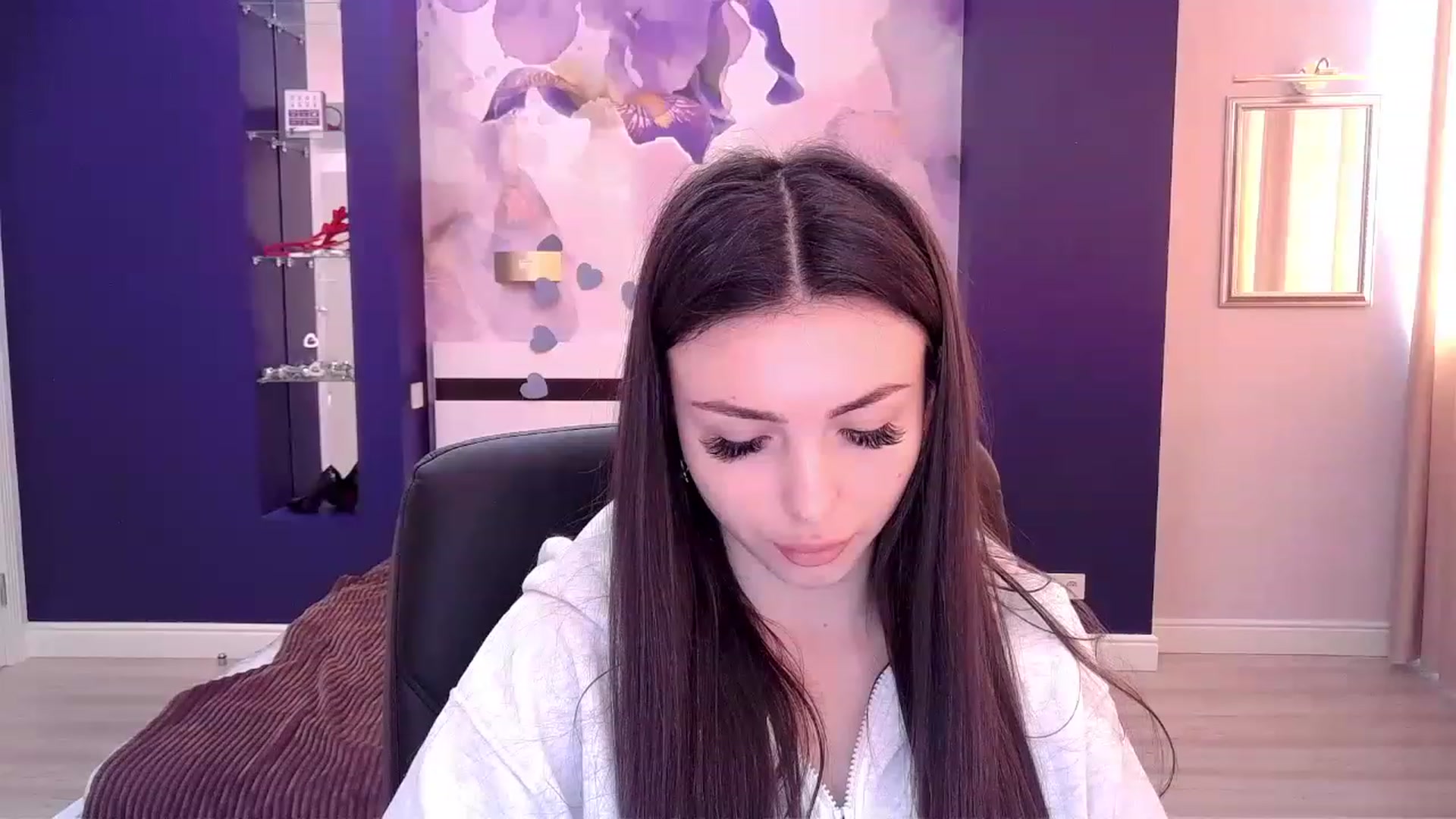 Gallery image thumbnail from Kamila_Rouds's myfreecams stream on, 04/26/2023, 10:30 image 16 of 20