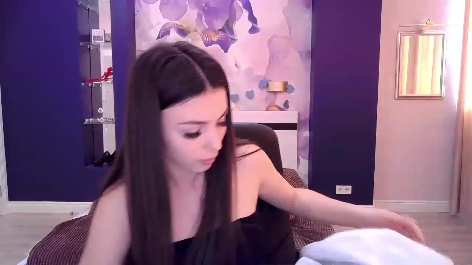 Gallery image thumbnail from Kamila_Rouds's myfreecams stream on, 04/26/2023, 10:30 image 13 of 20