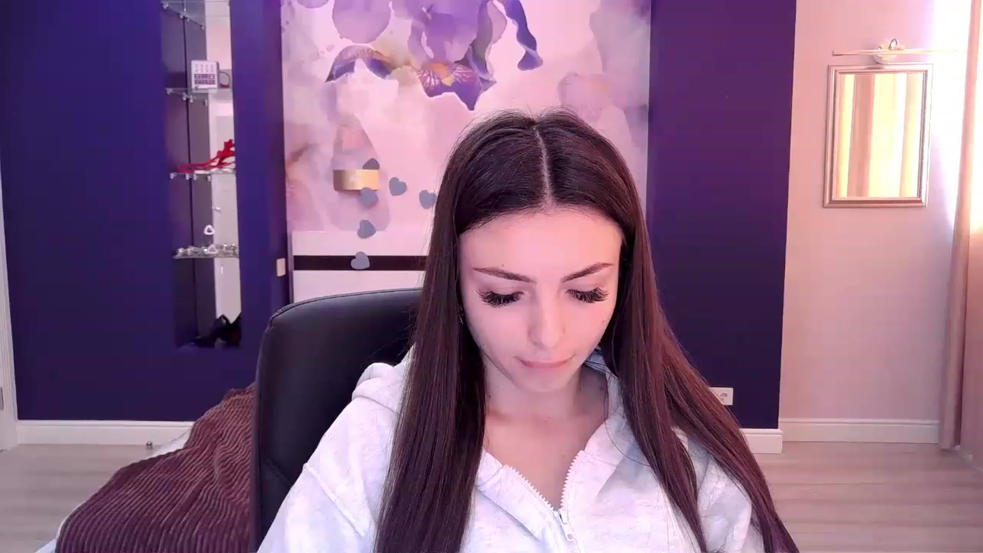 Gallery image thumbnail from Kamila_Rouds's myfreecams stream on, 04/26/2023, 10:30 image 18 of 20
