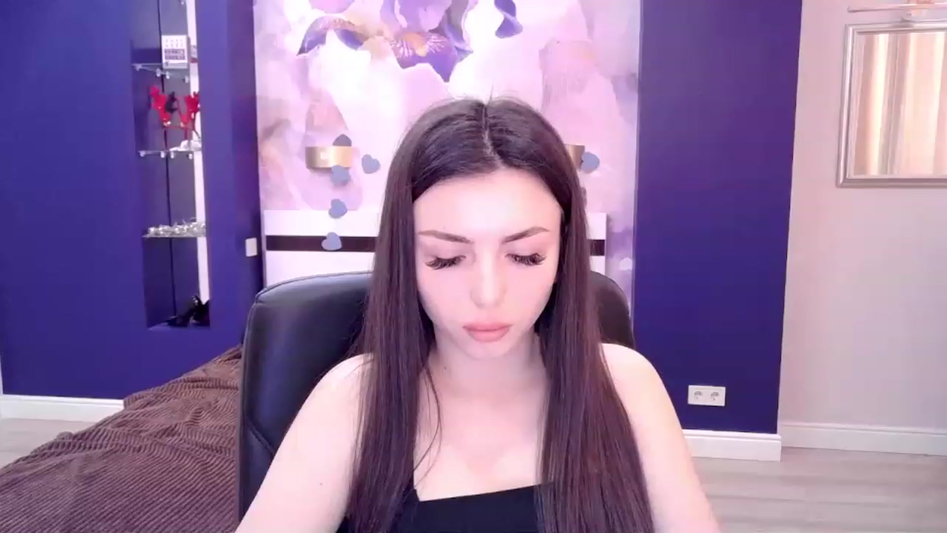 Gallery image thumbnail from Kamila_Rouds's myfreecams stream on, 05/01/2023, 09:23 image 19 of 20