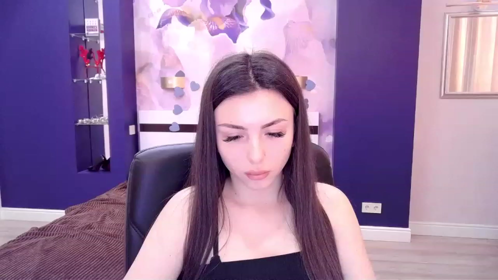 Gallery image thumbnail from Kamila_Rouds's myfreecams stream on, 05/01/2023, 09:23 image 16 of 20