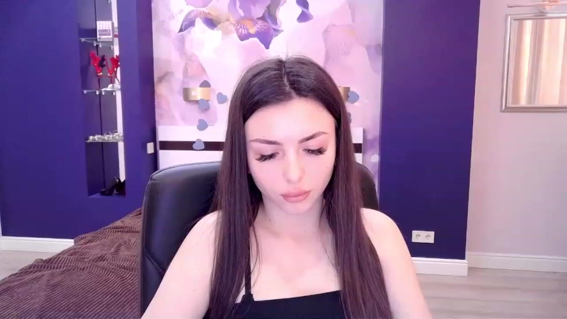Gallery image thumbnail from Kamila_Rouds's myfreecams stream on, 05/01/2023, 09:23 image 17 of 20