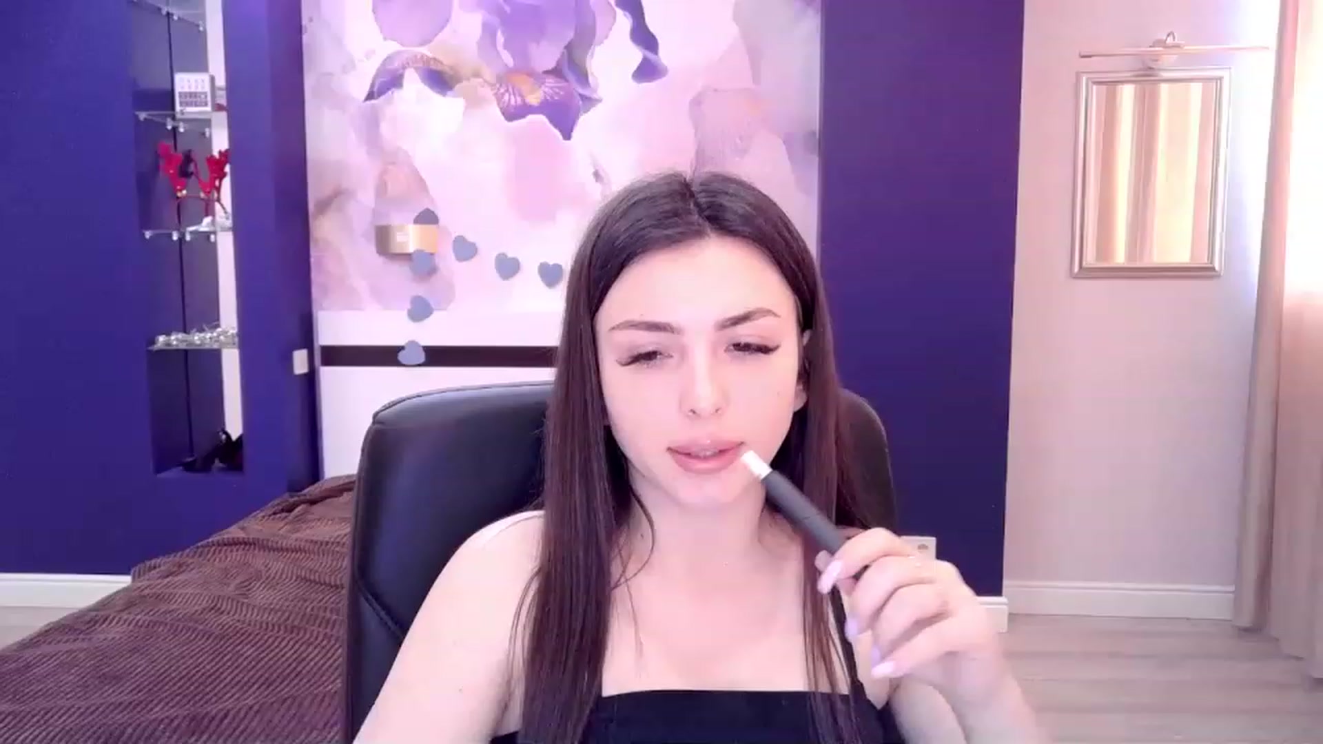 Gallery image thumbnail from Kamila_Rouds's myfreecams stream on, 05/01/2023, 10:04 image 16 of 20