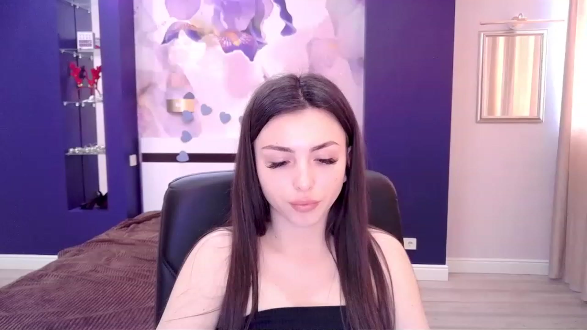Gallery image thumbnail from Kamila_Rouds's myfreecams stream on, 05/01/2023, 10:04 image 10 of 20