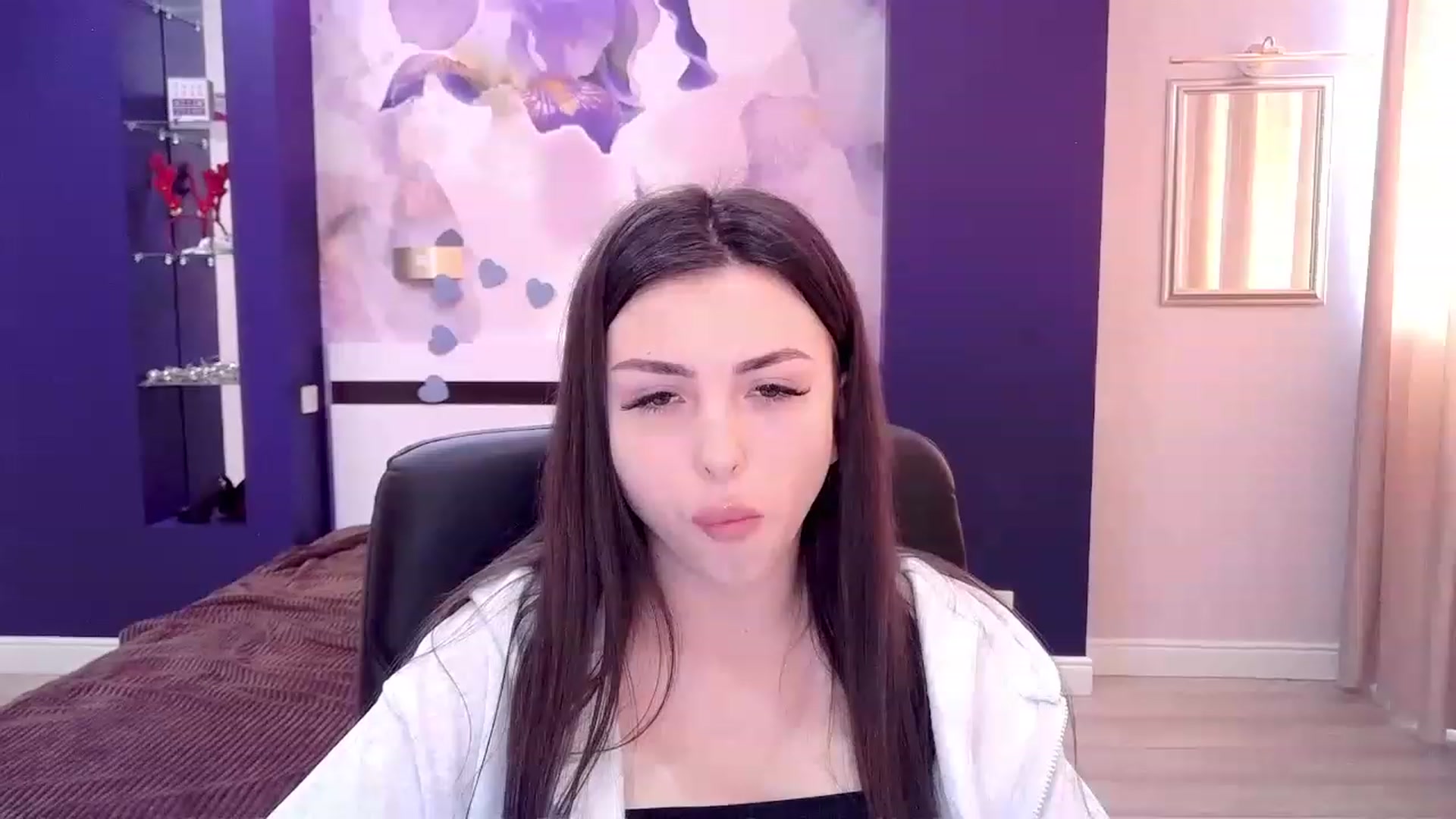 Gallery image thumbnail from Kamila_Rouds's myfreecams stream on, 05/01/2023, 10:40 image 15 of 20