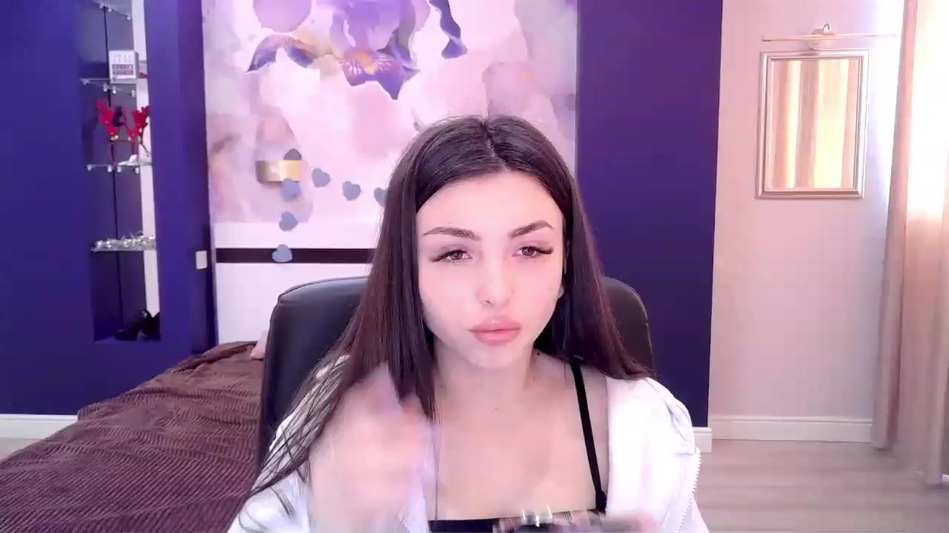 Gallery image thumbnail from Kamila_Rouds's myfreecams stream on, 05/01/2023, 10:40 image 3 of 20