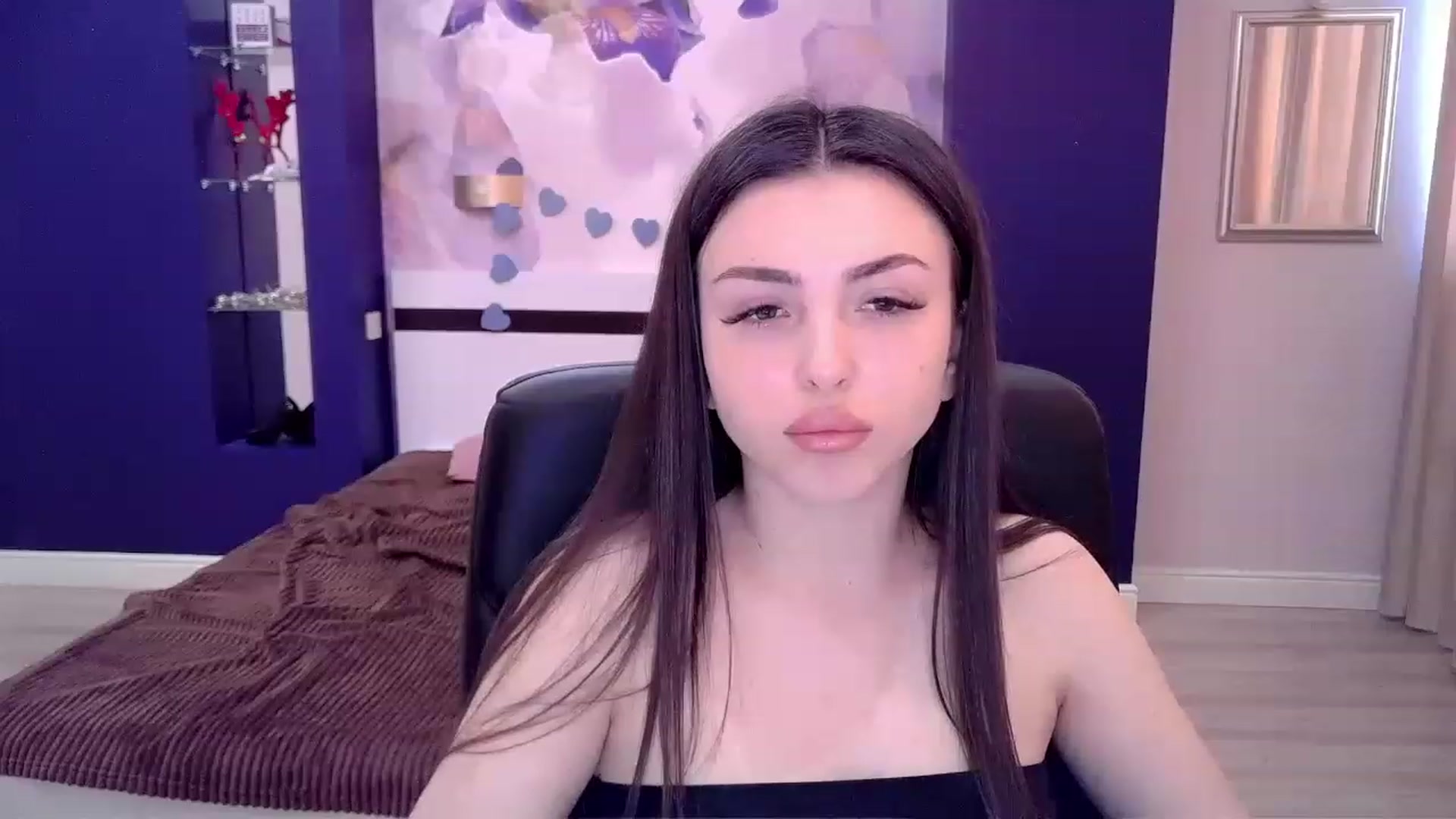 Gallery image thumbnail from Kamila_Rouds's myfreecams stream on, 05/02/2023, 07:47 image 15 of 20