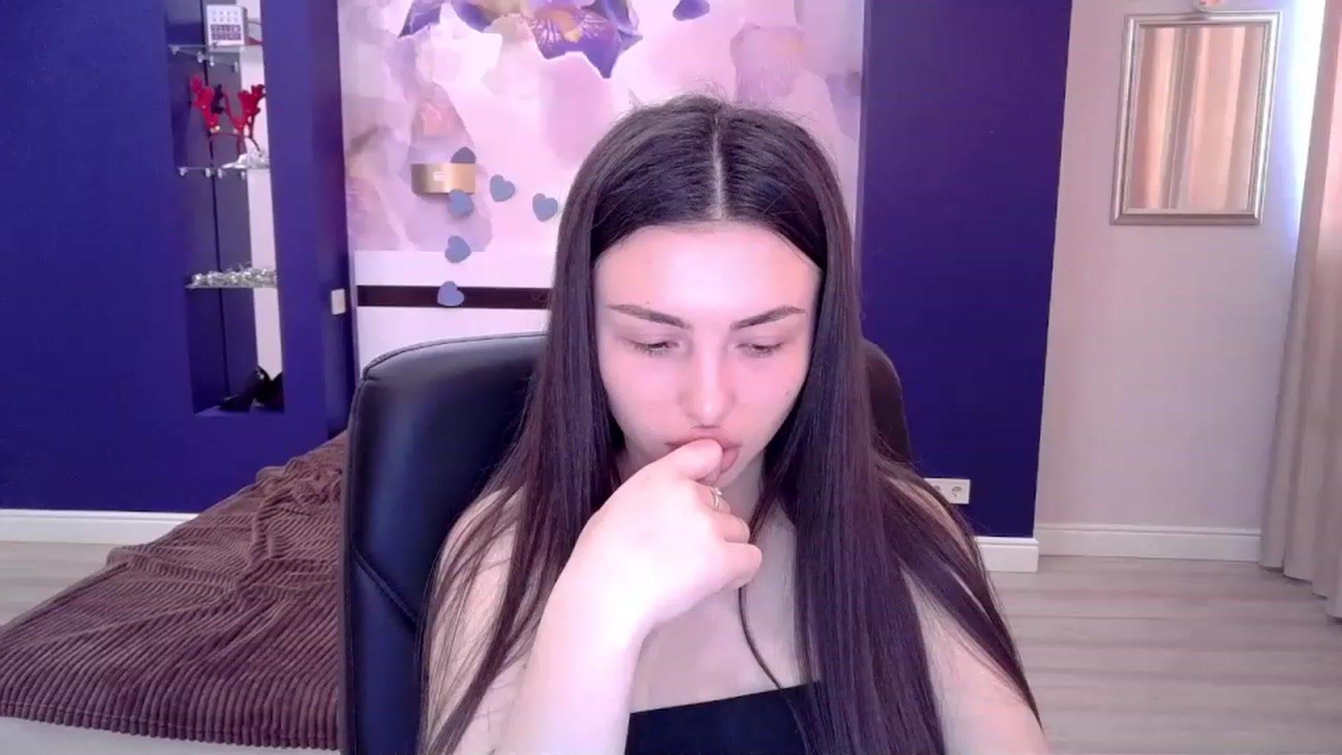 Gallery image thumbnail from Kamila_Rouds's myfreecams stream on, 05/02/2023, 09:42 image 3 of 20