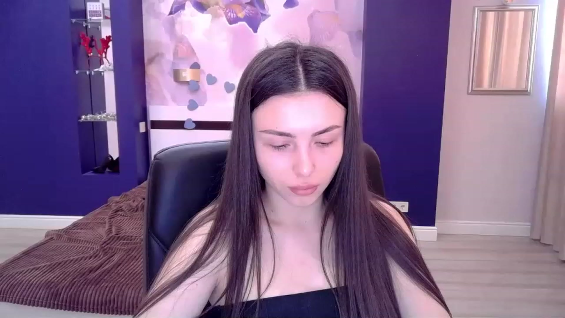Gallery image thumbnail from Kamila_Rouds's myfreecams stream on, 05/02/2023, 09:42 image 5 of 20