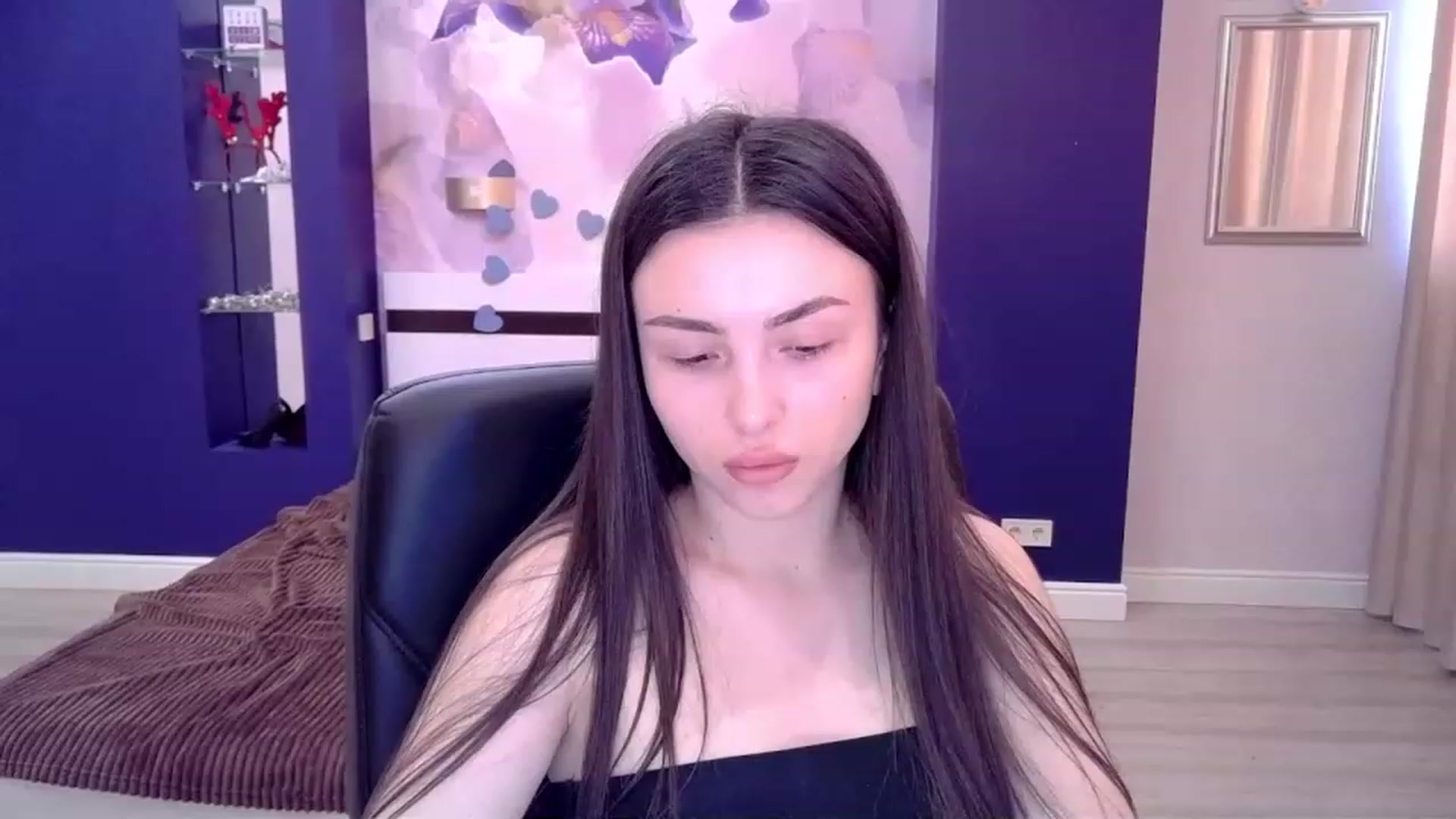 Gallery image thumbnail from Kamila_Rouds's myfreecams stream on, 05/02/2023, 09:42 image 7 of 20