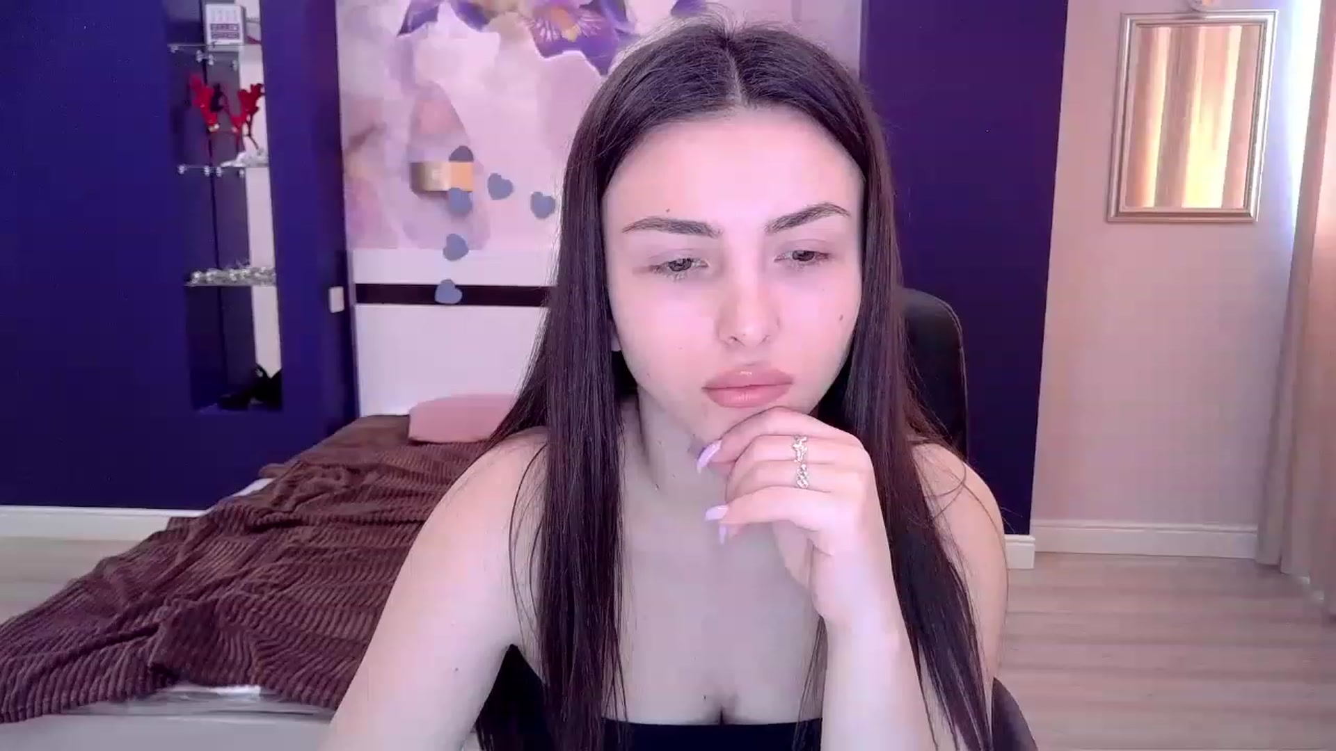 Gallery image thumbnail from Kamila_Rouds's myfreecams stream on, 05/02/2023, 10:32 image 18 of 20