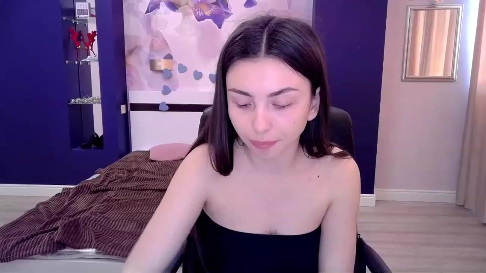 Gallery image thumbnail from Kamila_Rouds's myfreecams stream on, 05/02/2023, 10:32 image 2 of 20
