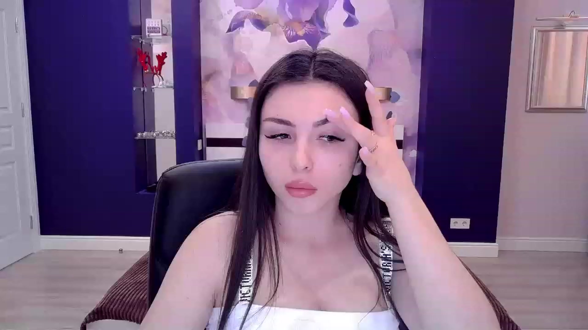 Gallery image thumbnail from Kamila_Rouds's myfreecams stream on, 05/03/2023, 09:07 image 3 of 20