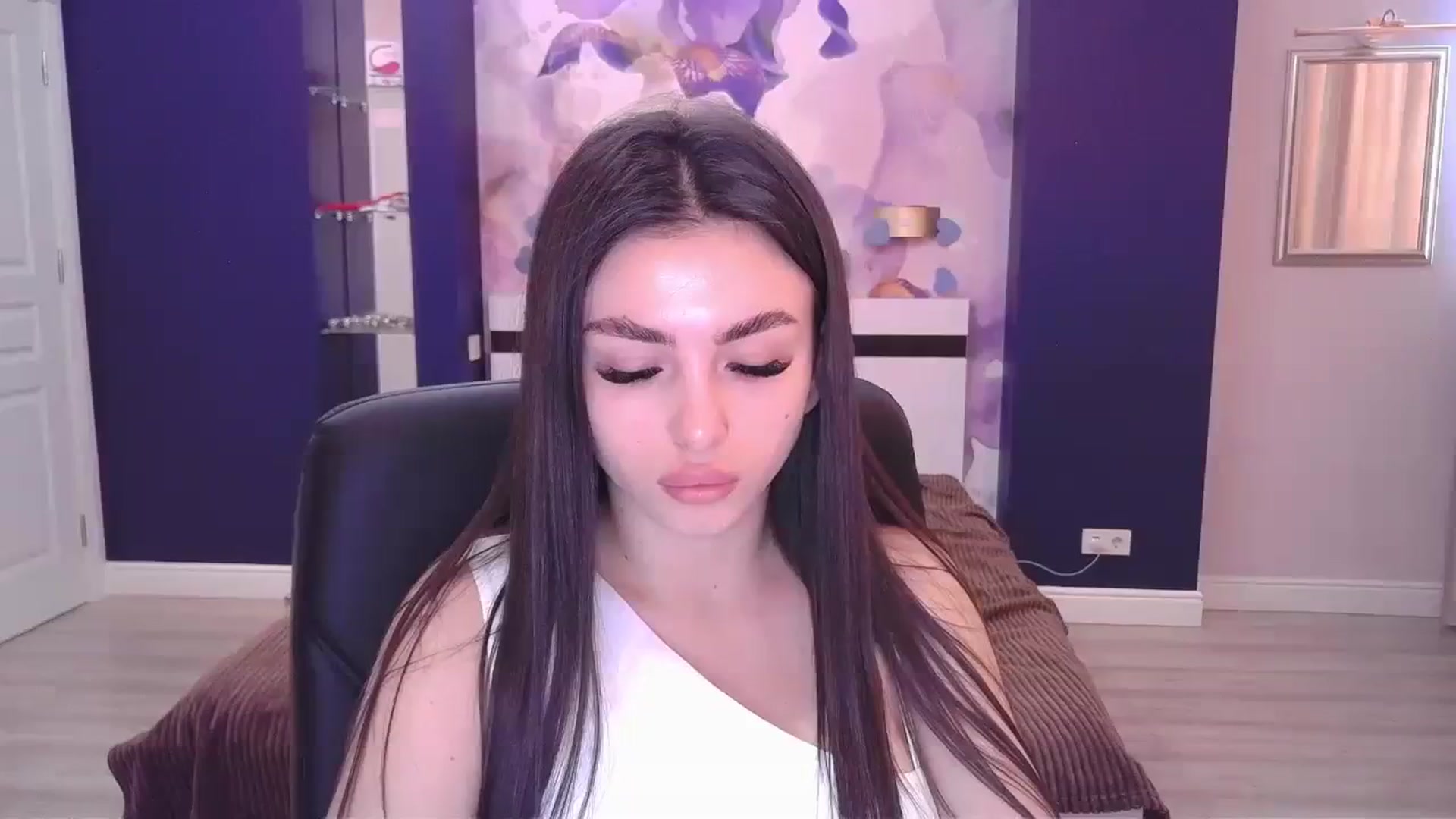 Gallery image thumbnail from Kamila_Rouds's myfreecams stream on, 07/31/2023, 09:42 image 10 of 20