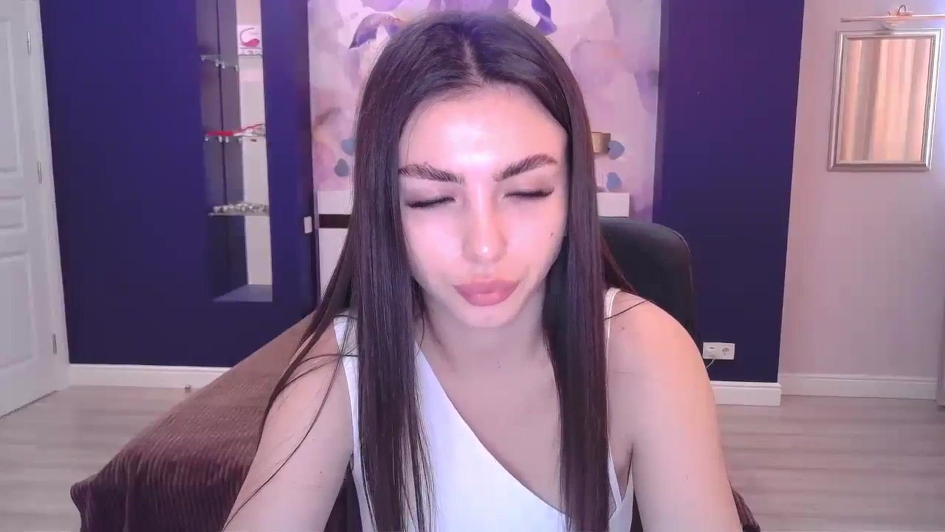 Gallery image thumbnail from Kamila_Rouds's myfreecams stream on, 07/31/2023, 09:42 image 18 of 20