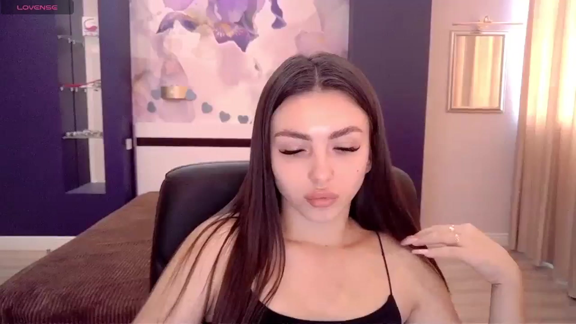 Gallery image thumbnail from Kamila_Rouds's myfreecams stream on, 08/29/2023, 10:02 image 9 of 20