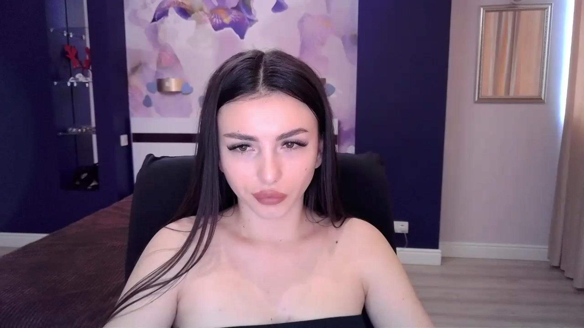 Gallery image thumbnail from Kamila_Rouds's myfreecams stream on, 12/01/2023, 12:58 image 1 of 20