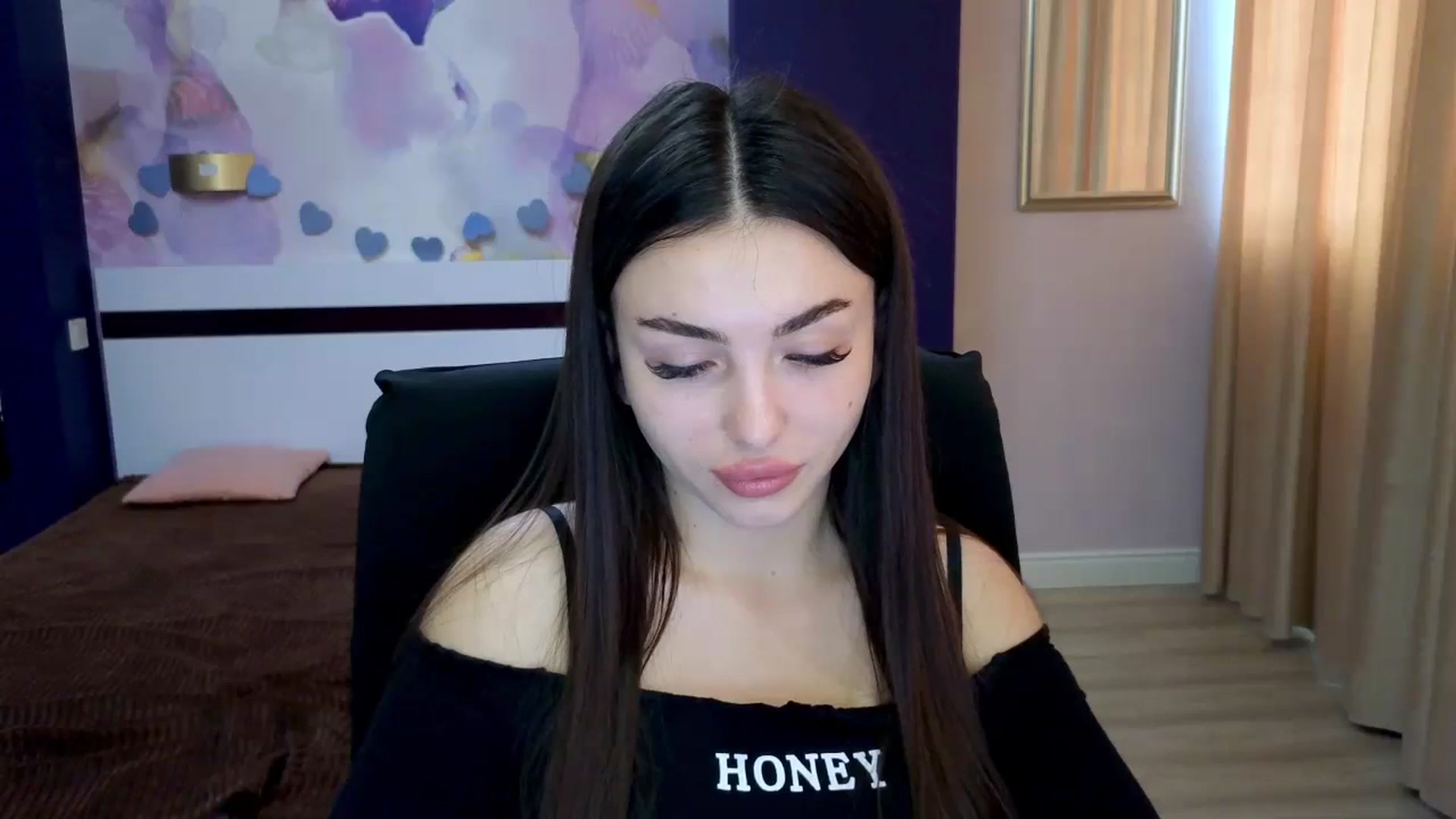 Gallery image thumbnail from Kamila_Rouds's myfreecams stream on, 12/18/2023, 11:32 image 2 of 20