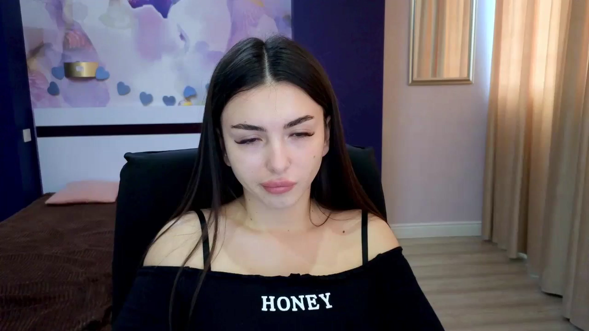 Gallery image thumbnail from Kamila_Rouds's myfreecams stream on, 12/18/2023, 11:32 image 11 of 20