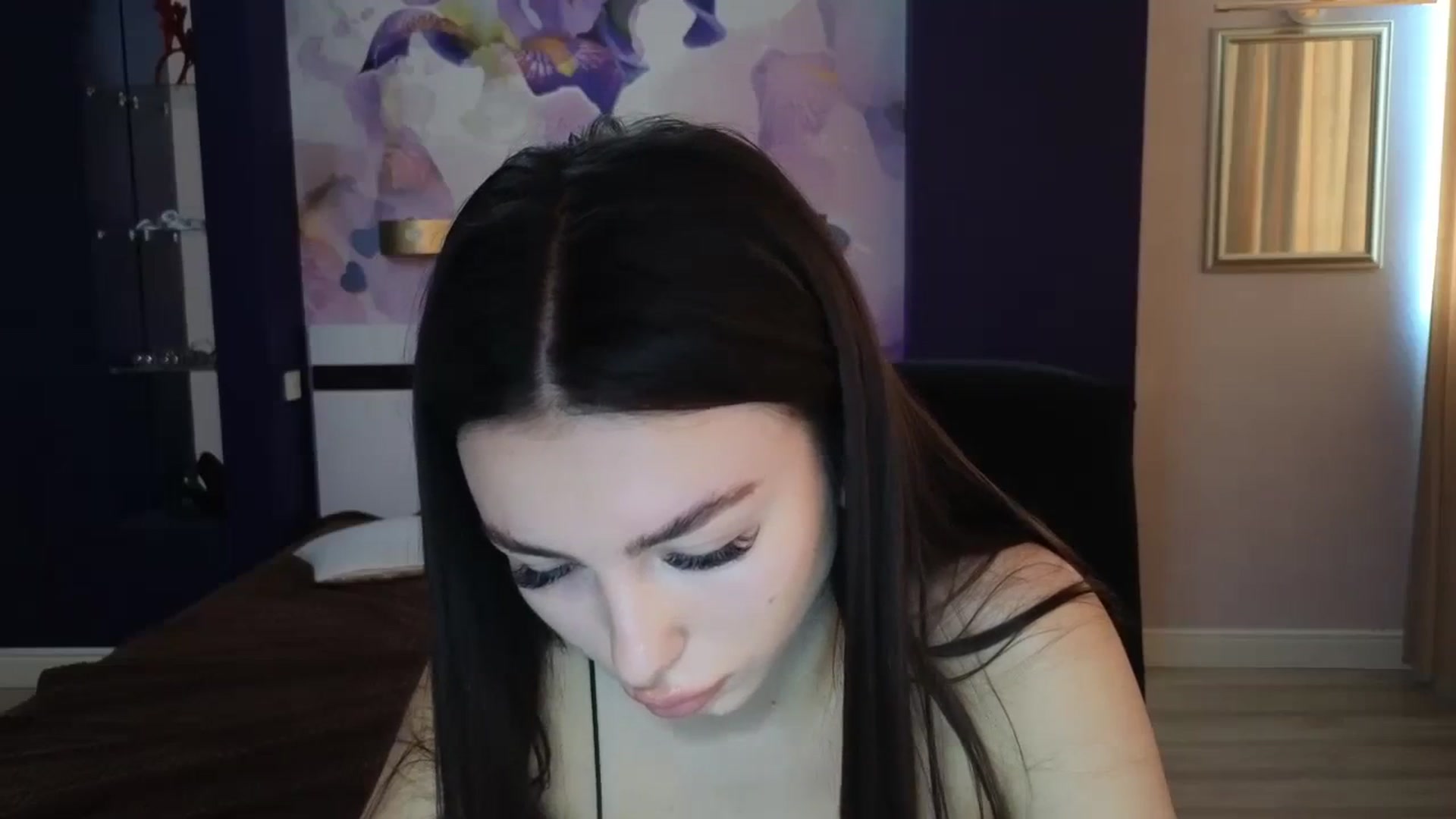 Gallery image thumbnail from Kamila_Rouds's myfreecams stream on, 03/18/2024, 09:15 image 16 of 20