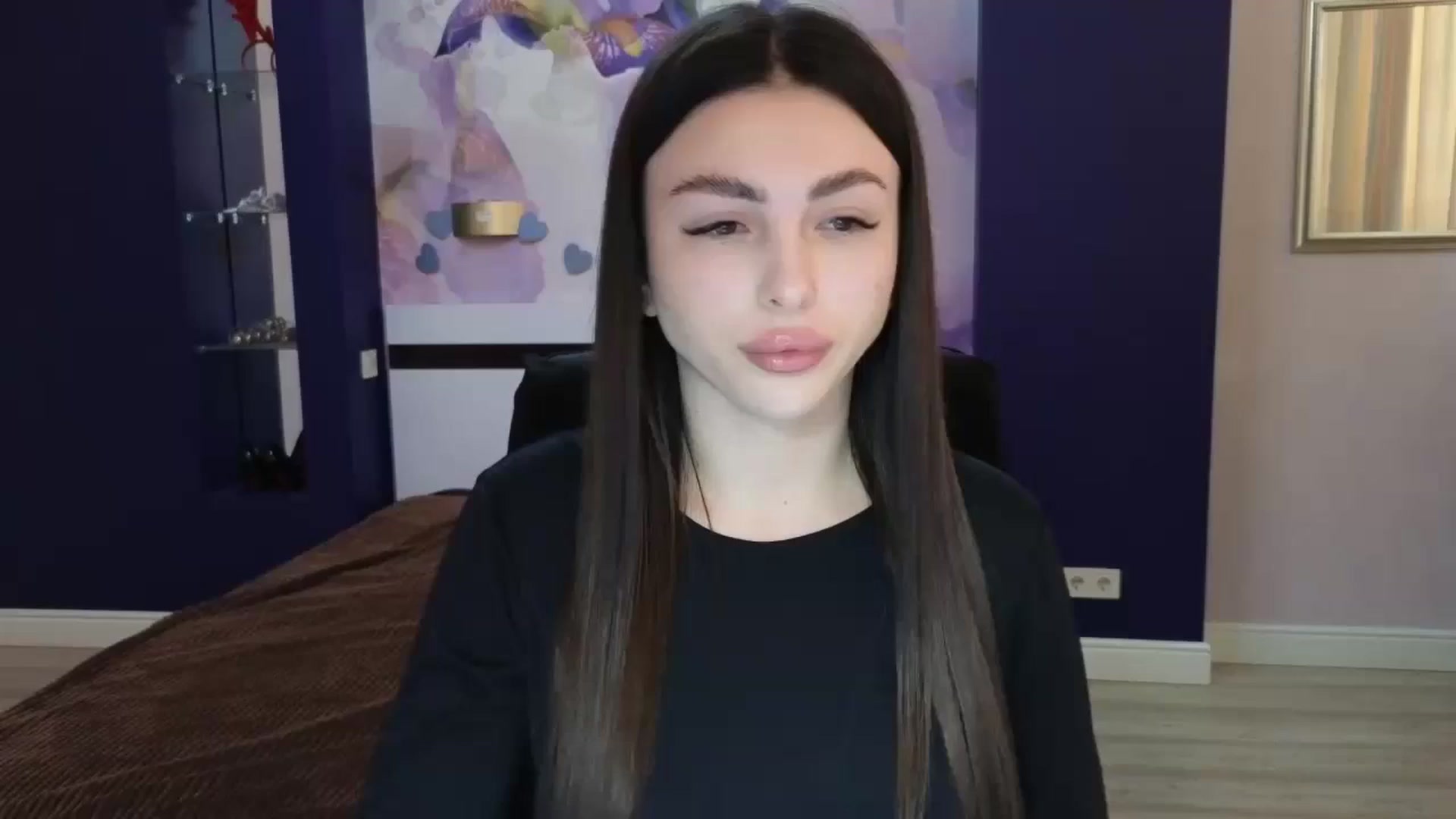 Gallery image thumbnail from Kamila_Rouds's myfreecams stream on, 05/20/2024, 07:35 image 2 of 20