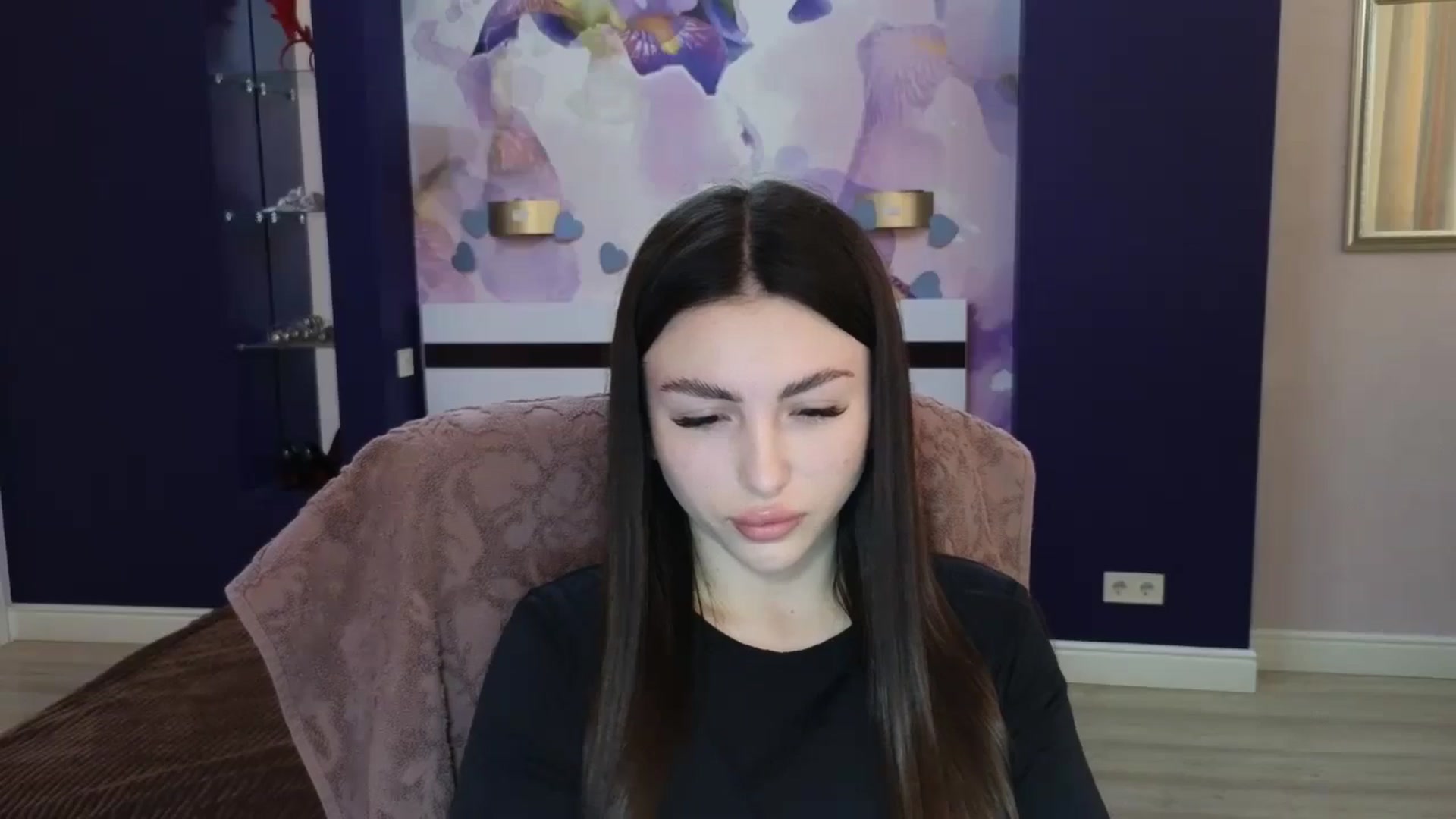 Gallery image thumbnail from Kamila_Rouds's myfreecams stream on, 05/20/2024, 07:35 image 9 of 20