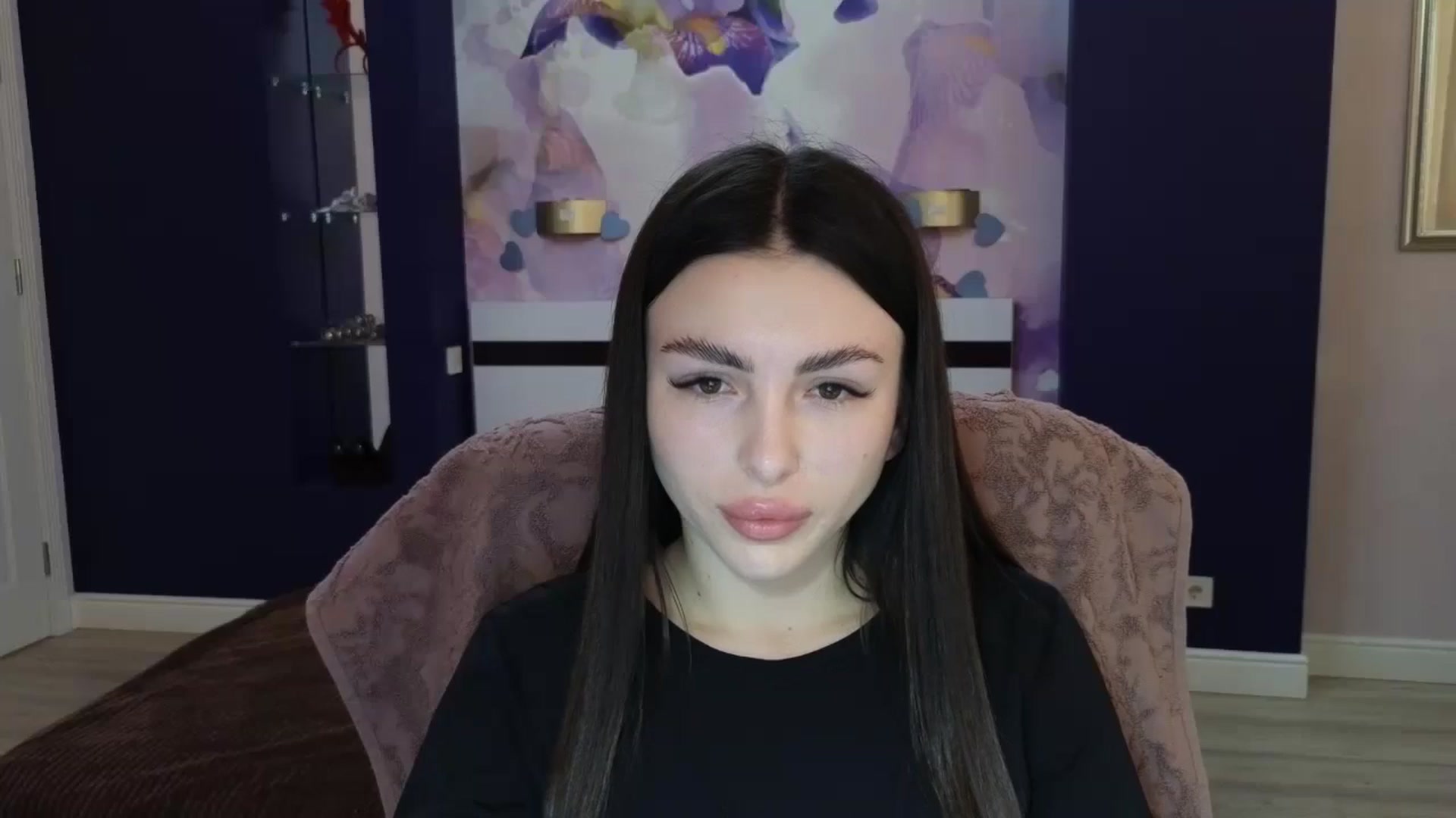 Gallery image thumbnail from Kamila_Rouds's myfreecams stream on, 05/20/2024, 07:35 image 14 of 20