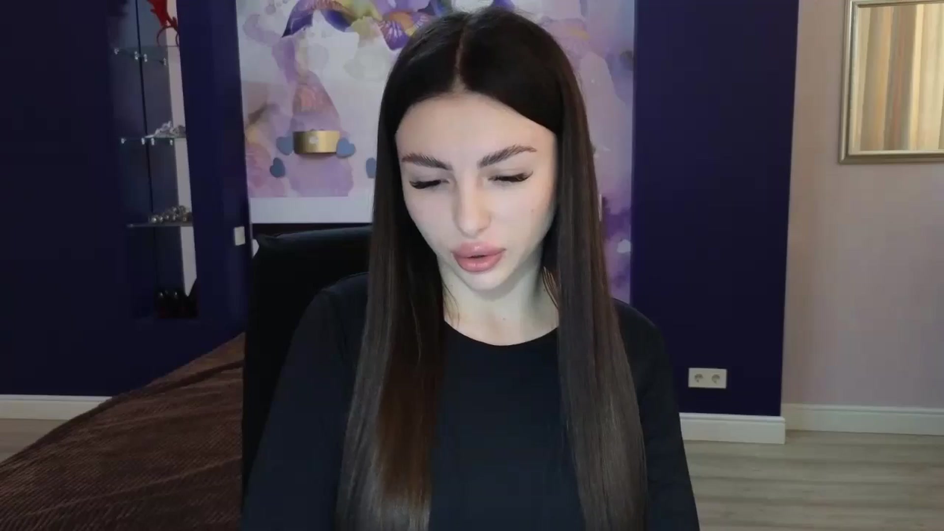 Gallery image thumbnail from Kamila_Rouds's myfreecams stream on, 05/20/2024, 07:35 image 6 of 20