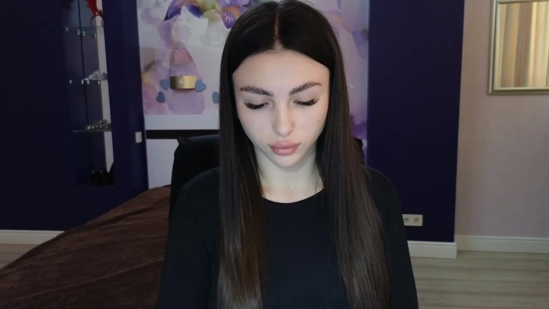 Gallery image thumbnail from Kamila_Rouds's myfreecams stream on, 05/20/2024, 07:35 image 3 of 20