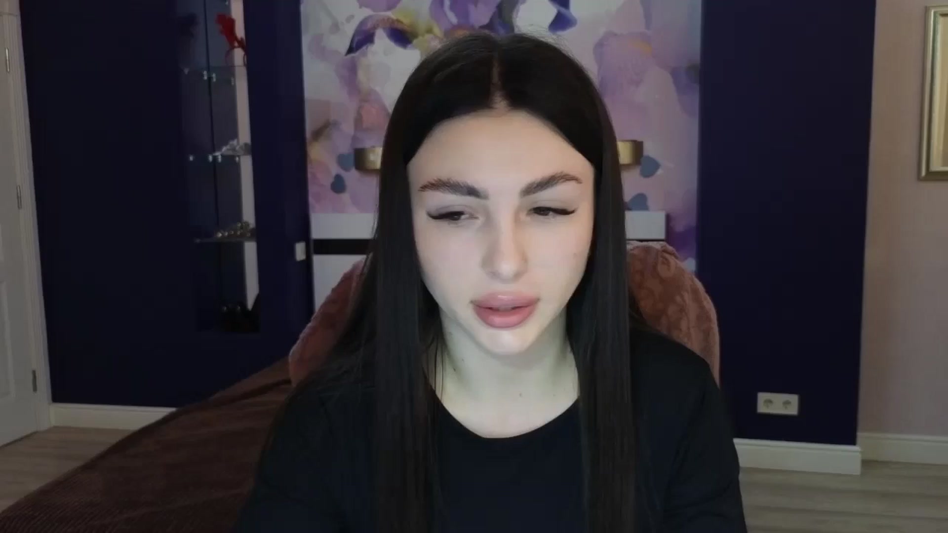 Gallery image thumbnail from Kamila_Rouds's myfreecams stream on, 05/20/2024, 08:08 image 3 of 20
