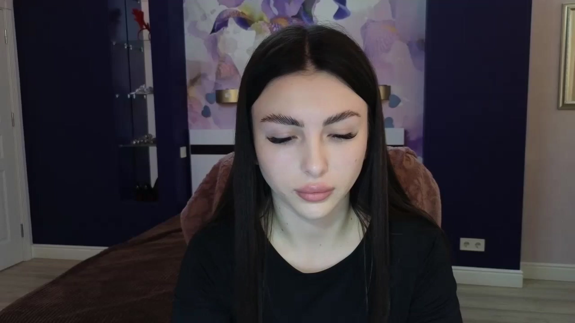 Gallery image thumbnail from Kamila_Rouds's myfreecams stream on, 05/20/2024, 08:08 image 2 of 20