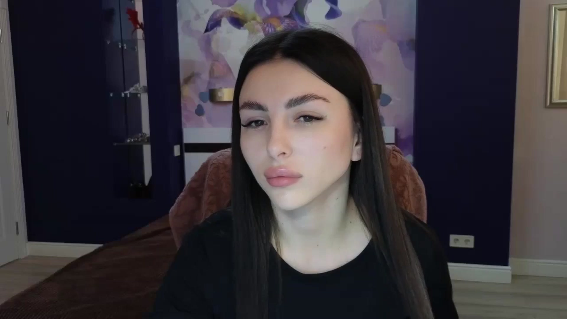 Gallery image thumbnail from Kamila_Rouds's myfreecams stream on, 05/20/2024, 08:08 image 10 of 20
