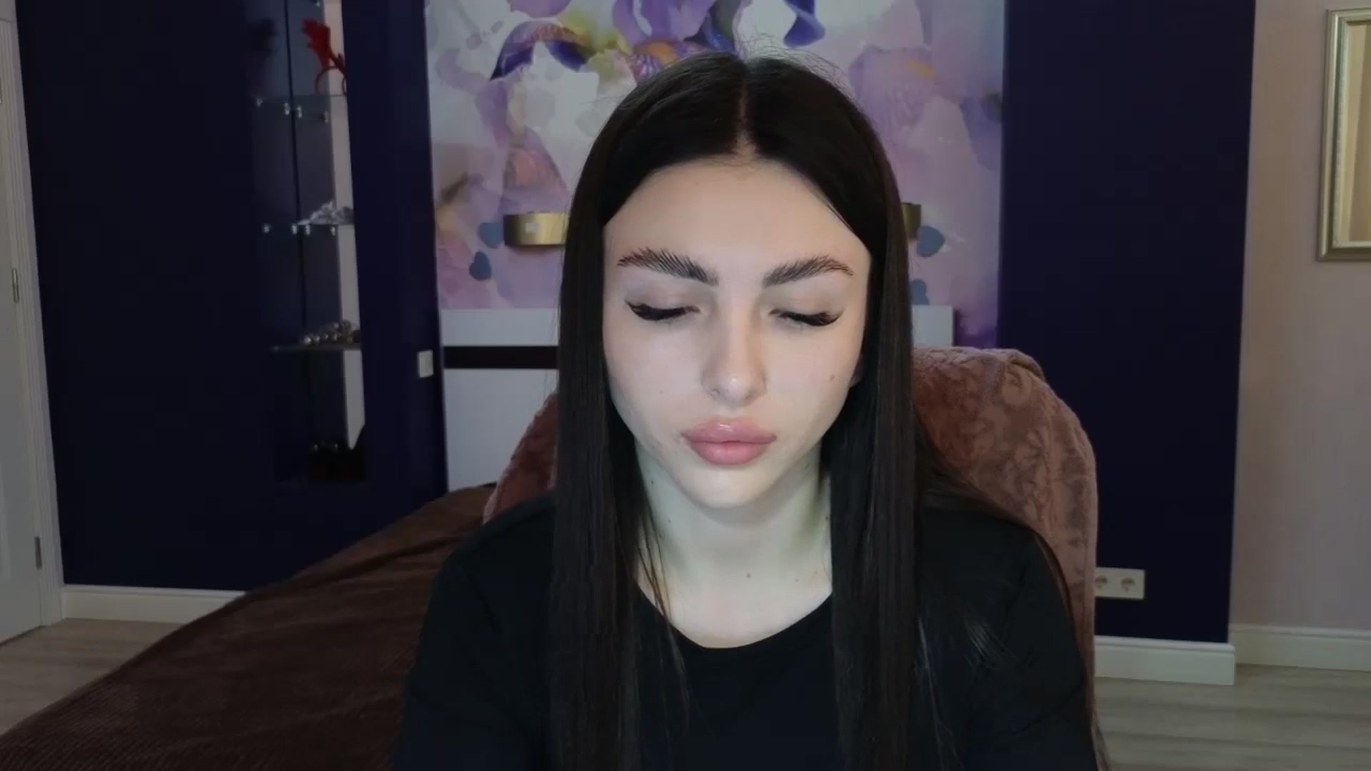 Gallery image thumbnail from Kamila_Rouds's myfreecams stream on, 05/20/2024, 08:08 image 20 of 20