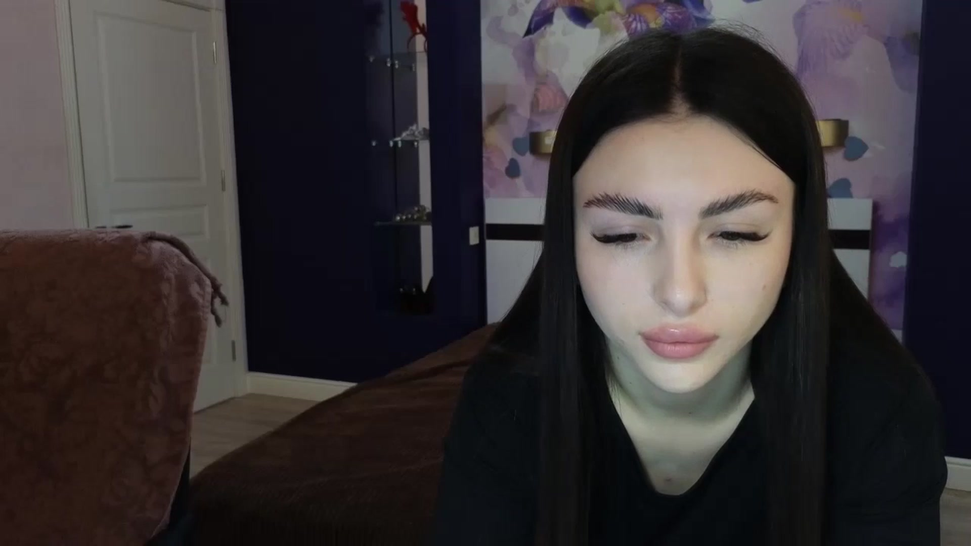 Gallery image thumbnail from Kamila_Rouds's myfreecams stream on, 05/20/2024, 08:21 image 18 of 20