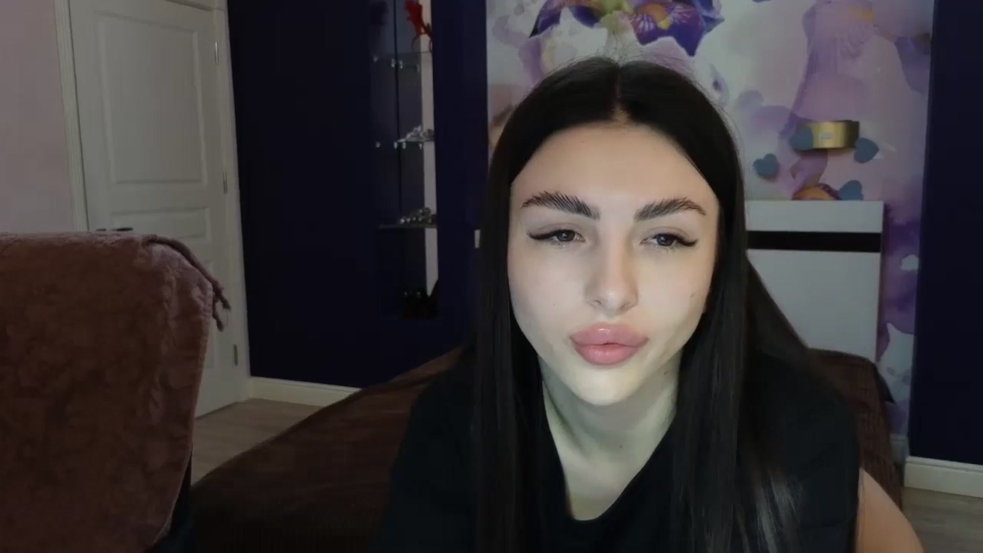 Gallery image thumbnail from Kamila_Rouds's myfreecams stream on, 05/20/2024, 08:21 image 17 of 20