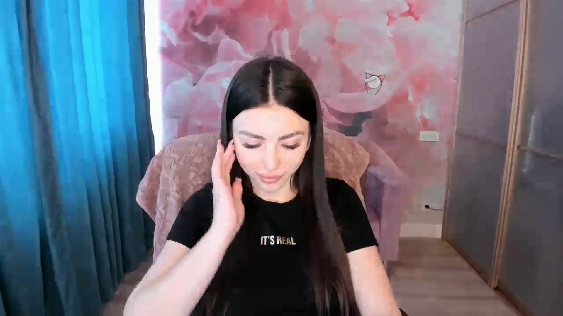Gallery image thumbnail from Kamila_Rouds's myfreecams stream on, 06/12/2024, 10:44 image 15 of 20