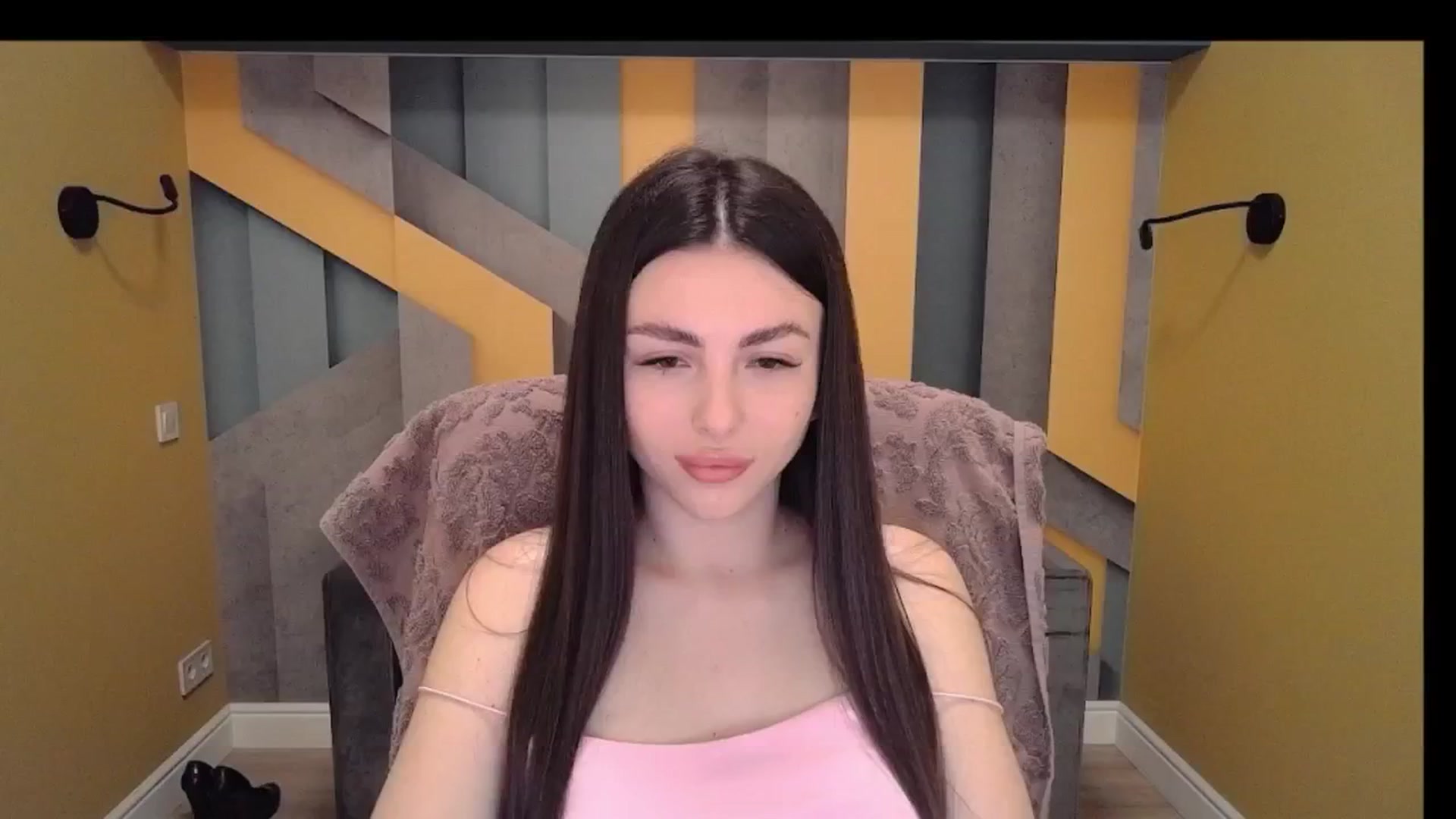 Gallery image thumbnail from Kamila_Rouds's myfreecams stream on, 06/15/2024, 06:43 image 16 of 20