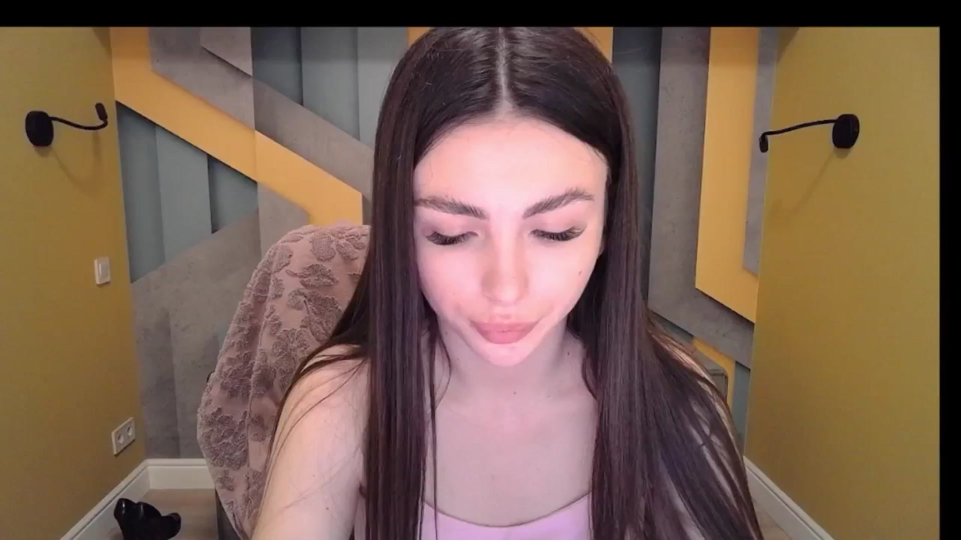 Gallery image thumbnail from Kamila_Rouds's myfreecams stream on, 06/15/2024, 09:01 image 1 of 20