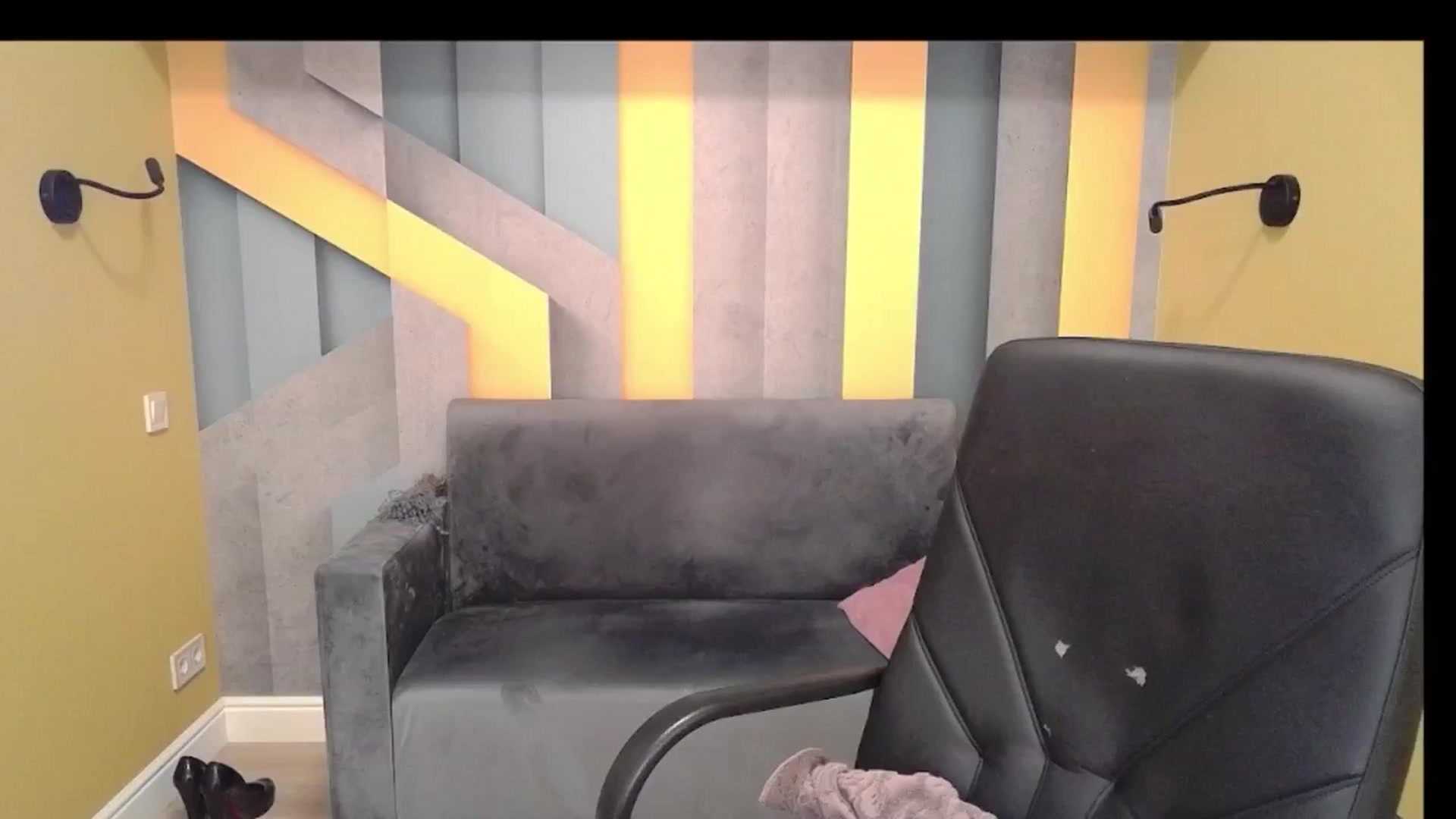 Gallery image thumbnail from Kamila_Rouds's myfreecams stream on, 06/15/2024, 09:01 image 14 of 20